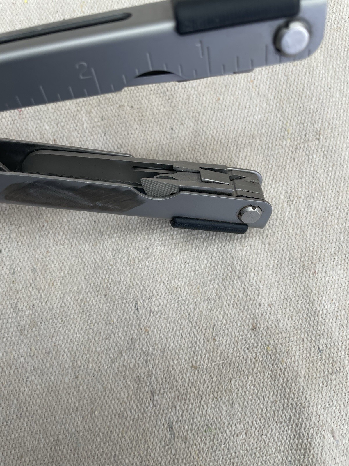 Gerber USA Multi Tool Blunt Nose Pliers Knife W/leather Case