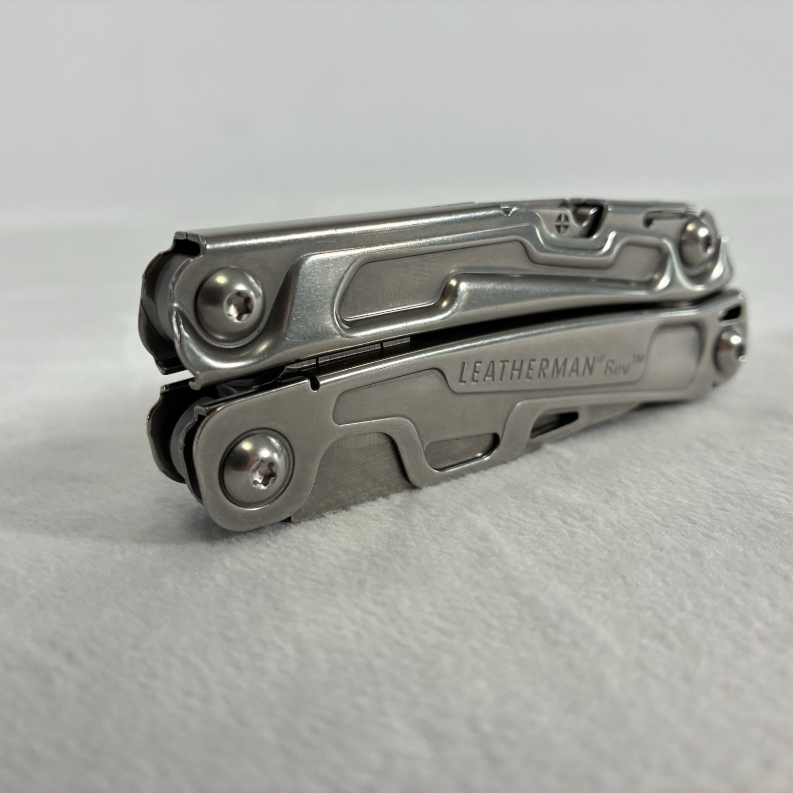 Leatherman Rev Stainless Steel 14-Tool Multi-Tool Pocket Knife w/ Pocket Clip