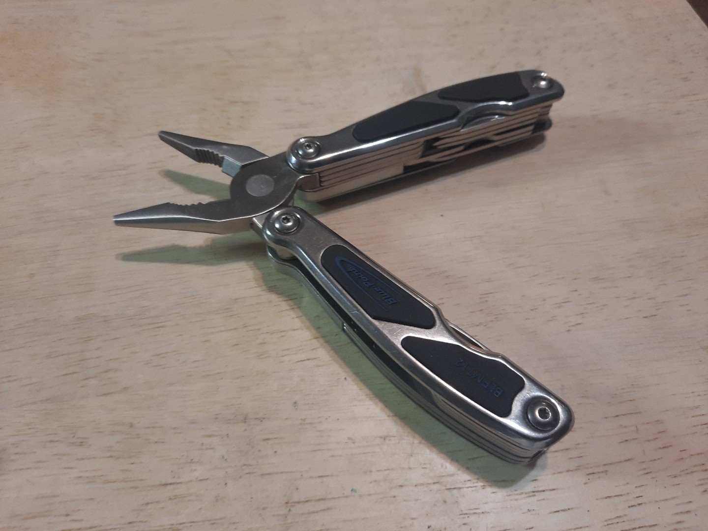 BLUE POINT BLPMT12 Multitool w/LED Work Light