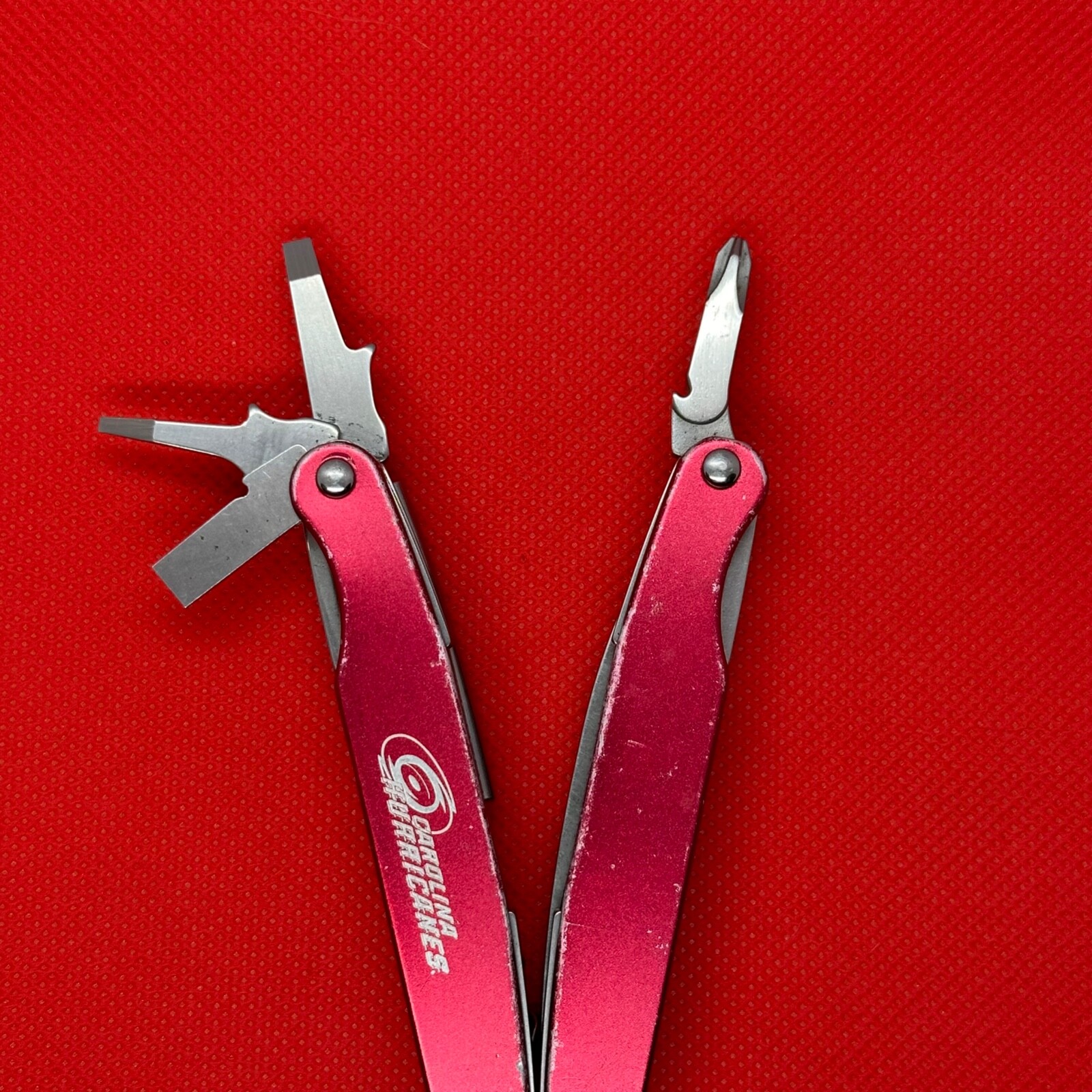 Retired Gen 1 Red “Carolina Hurricanes” Leatherman Juice C2 Multitool. **READ**