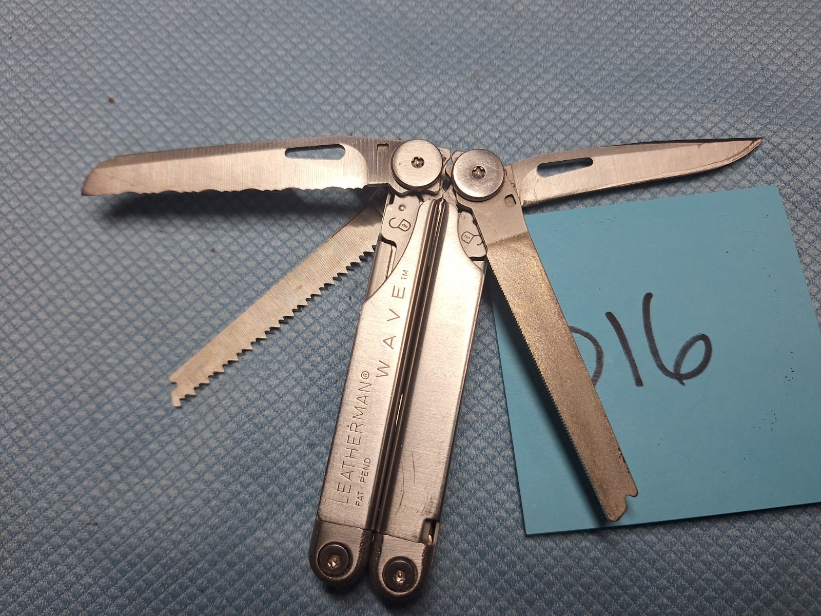 1 Older 1st generation Leatherman Wave Multi Tool FISHING Camping LOC O16