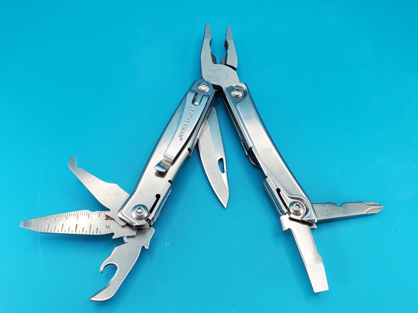 Leatherman Rev 3.8″ Multi-Tool, Stainless!