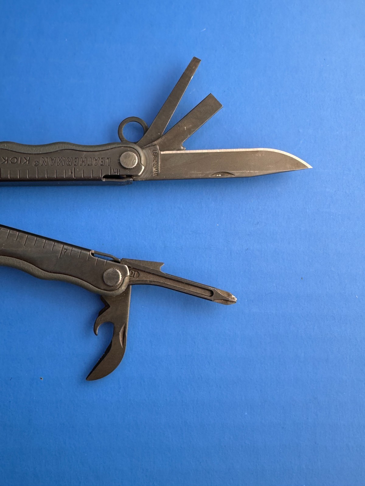 Leatherman Kick MultiTool Black Oxide – hunting, fishing, camping, hiking