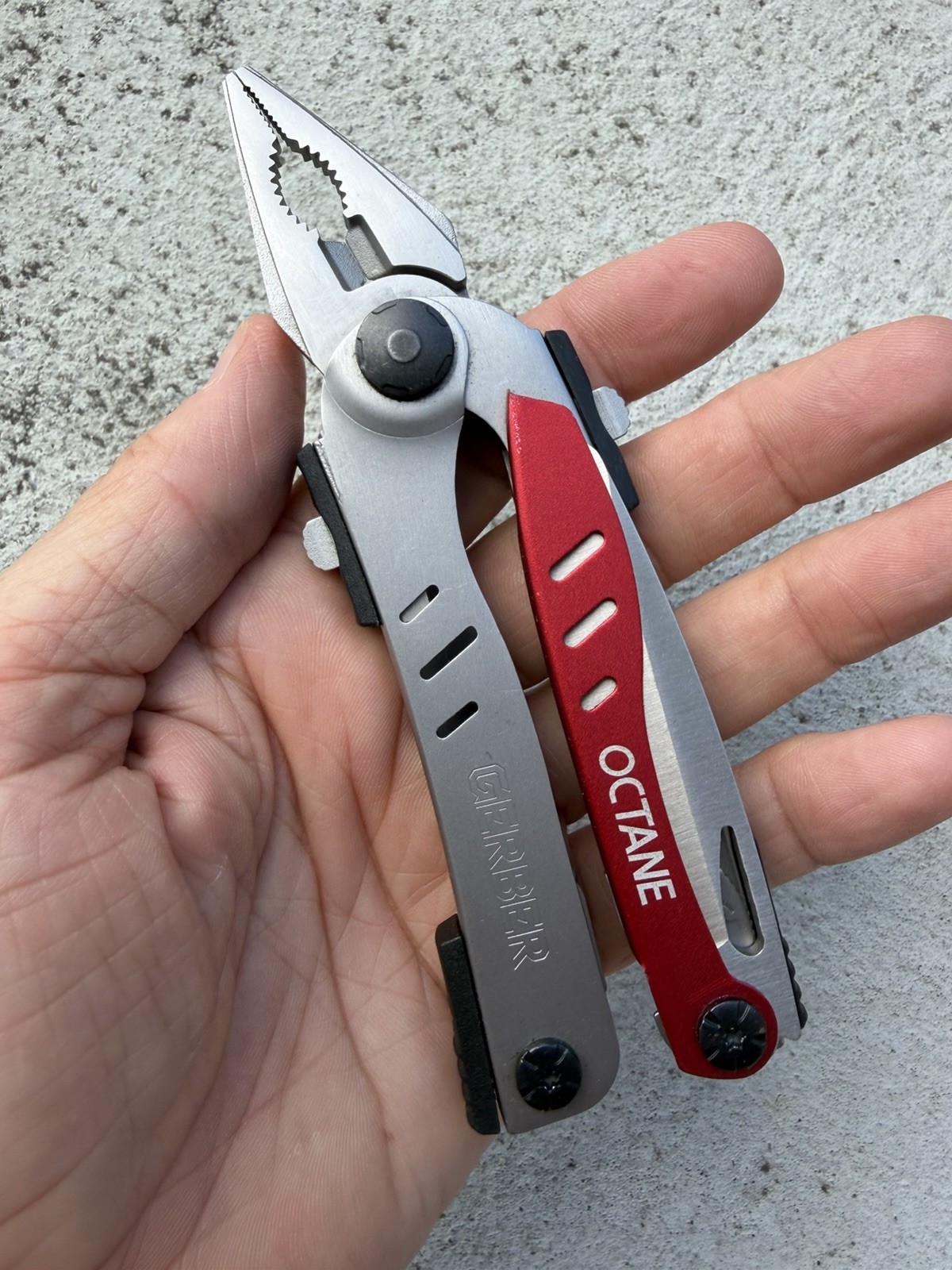 GERBER OCTANE RED/SILVER MULTI-PLIER MULTI TOOL IN SHEATH DISCONTINUED, RARE EXC