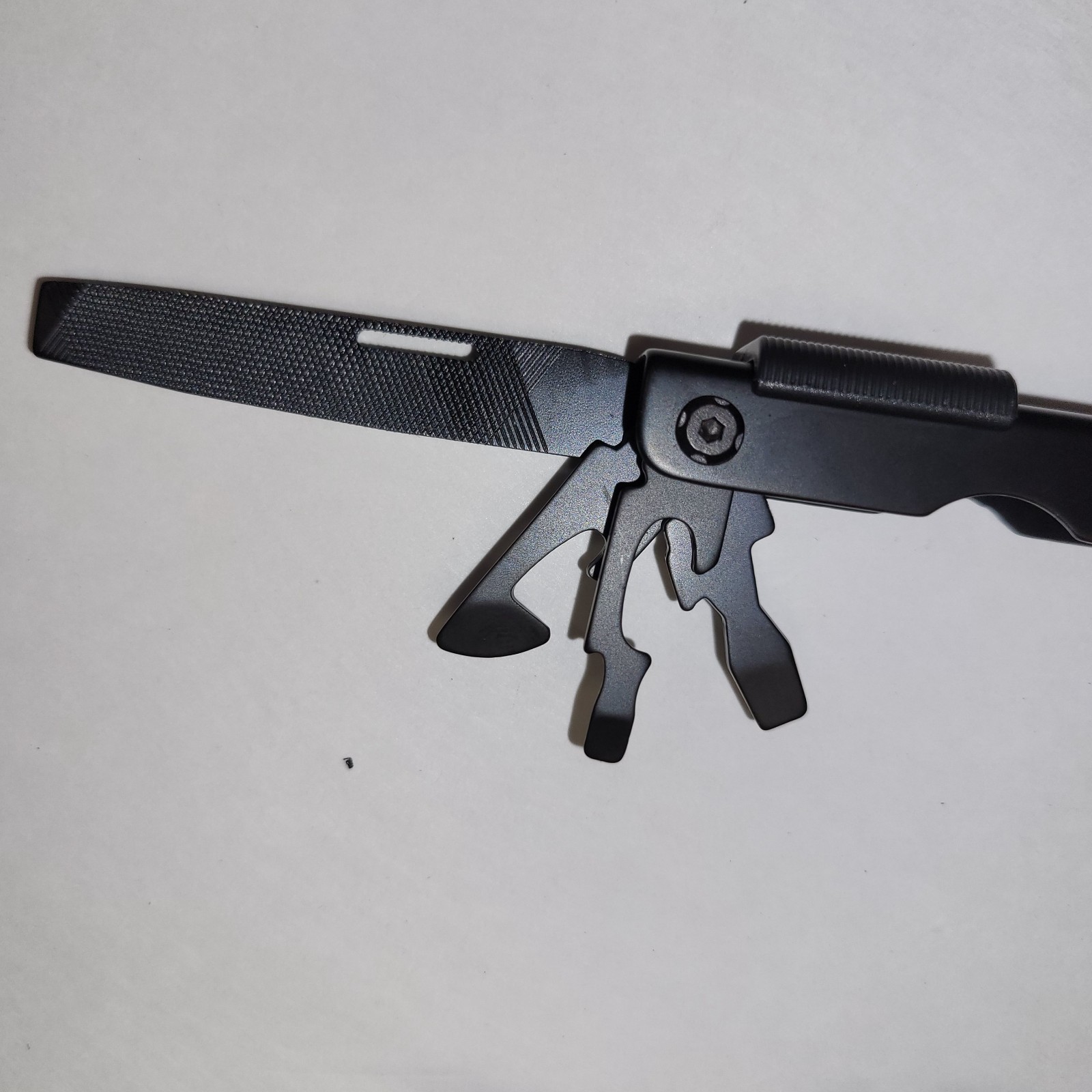 Multi tool 10 Tool Pliers Knife Screwdrivers Bottle Opener File Measure + Case