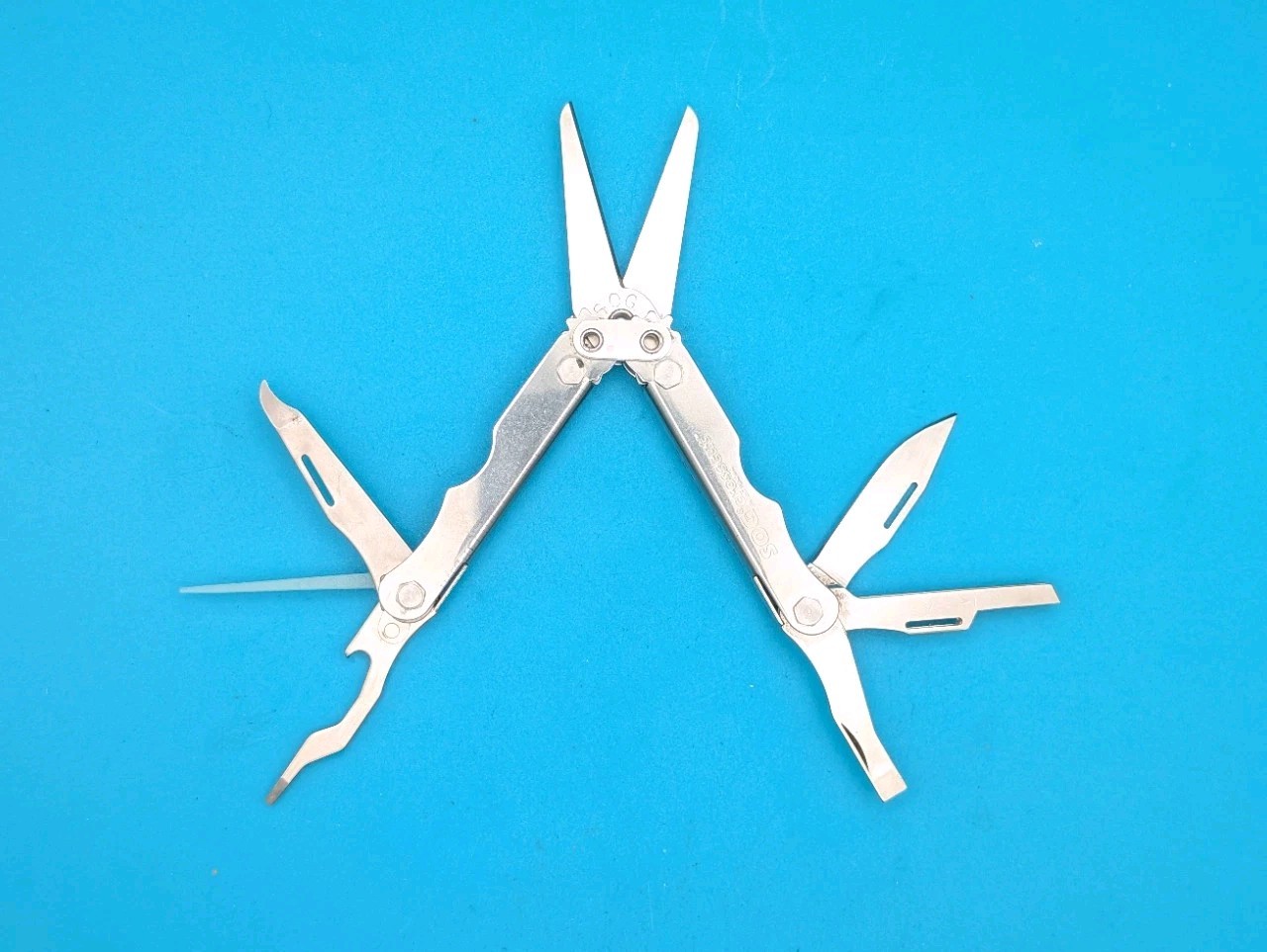 SOG Crosscut Multitool Knife!