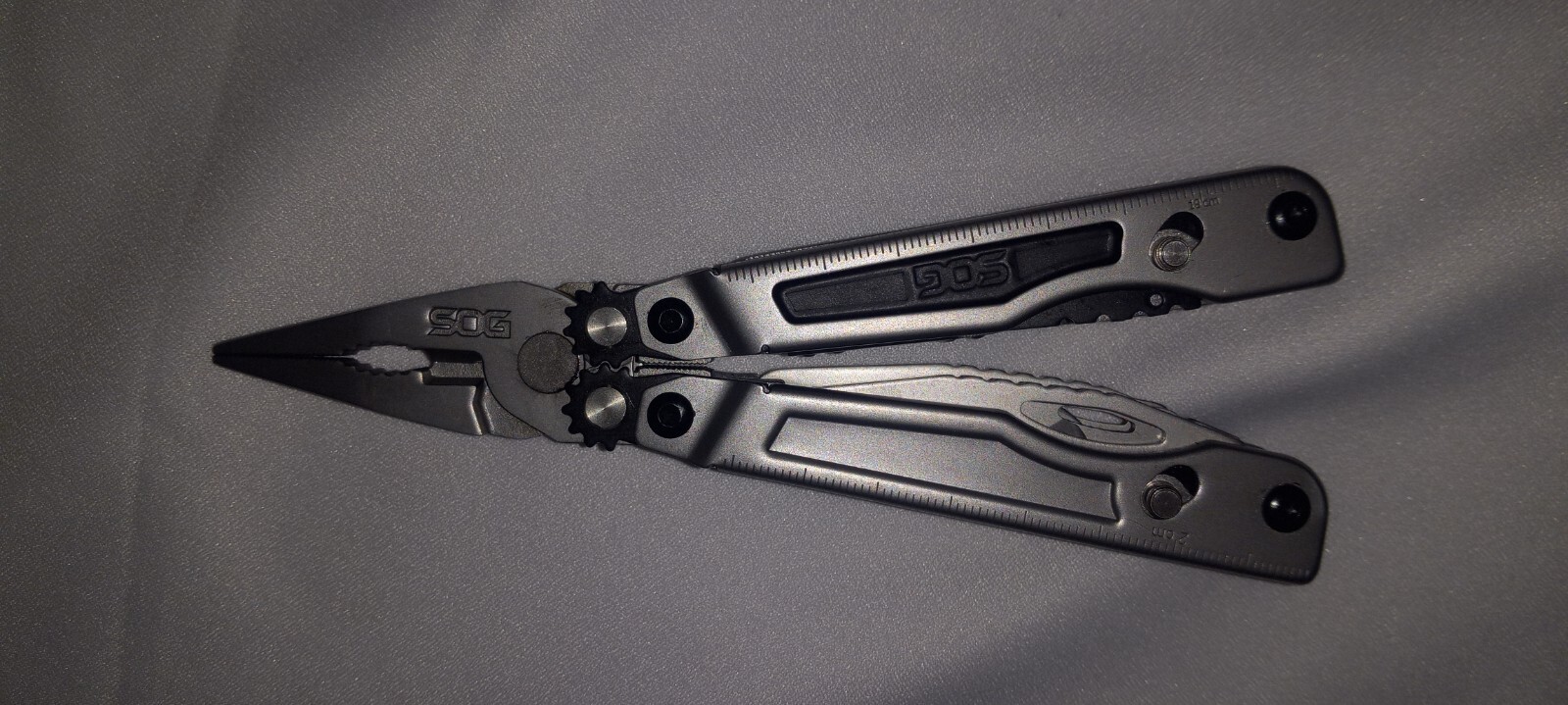 SOG Multi-Tool PowerGrab w/ Deluxe Hex Bit Kit RETIRED