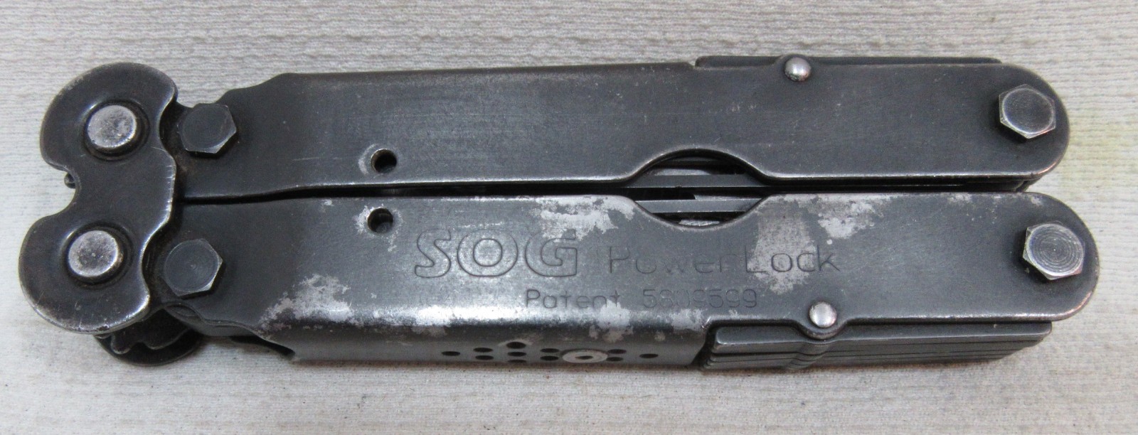 SOG PowerLock Black Oxide Steel Multi-Tool – Pliers Screwdriver Knife & More