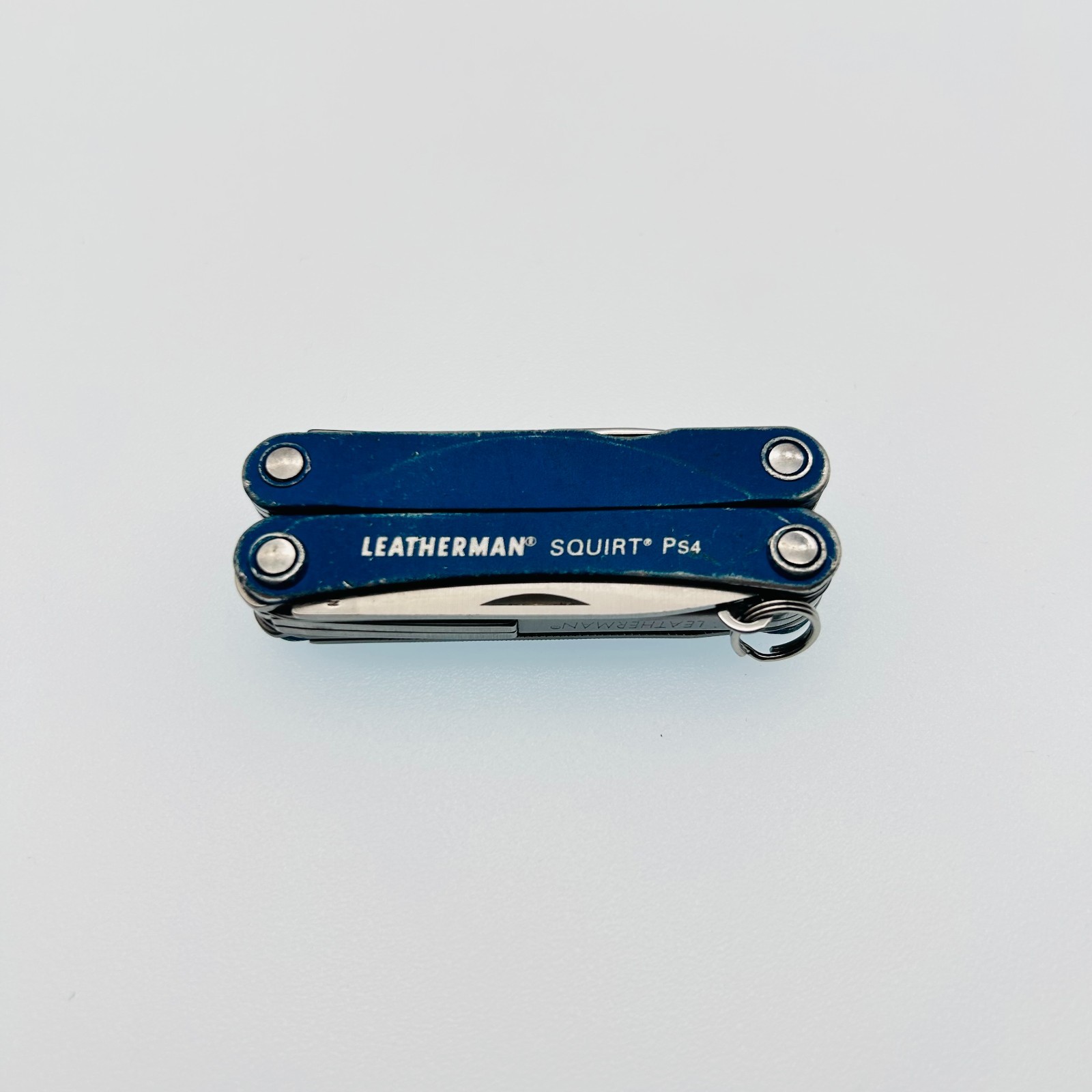 Leatherman Squirt PS4 BLUE – 8-in-1 Keychain Multi-Tool Discontinued (CODE13)