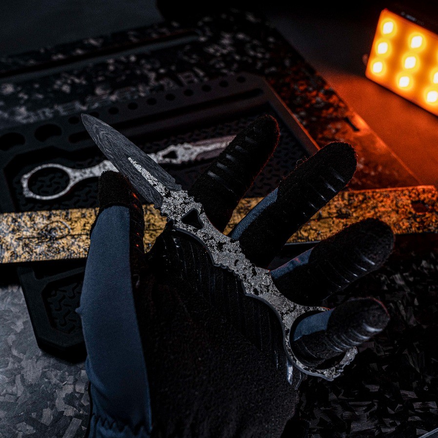 Expensive handmade props Silver foil carbon fiber EDC Tool