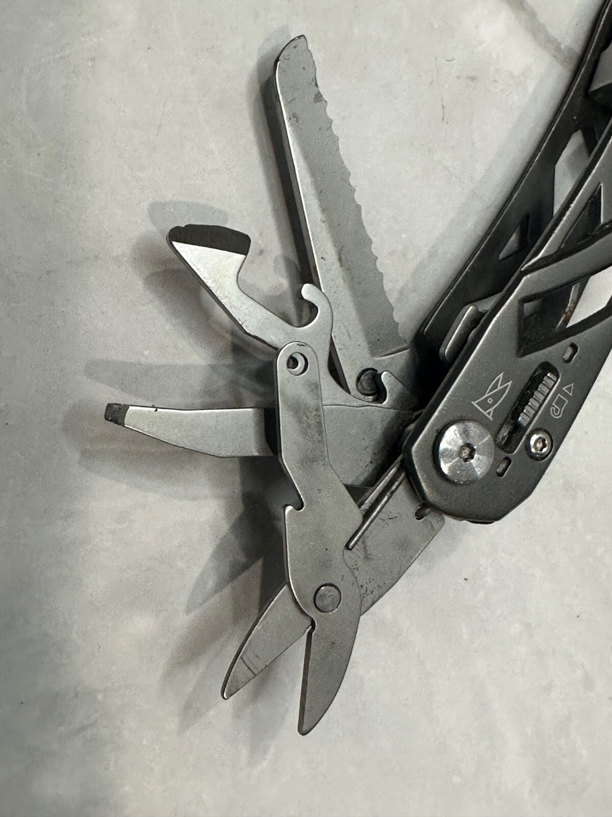 Gerber Suspension MultiTool Knife Plier Saw Scissor Screwdriver 22-01471