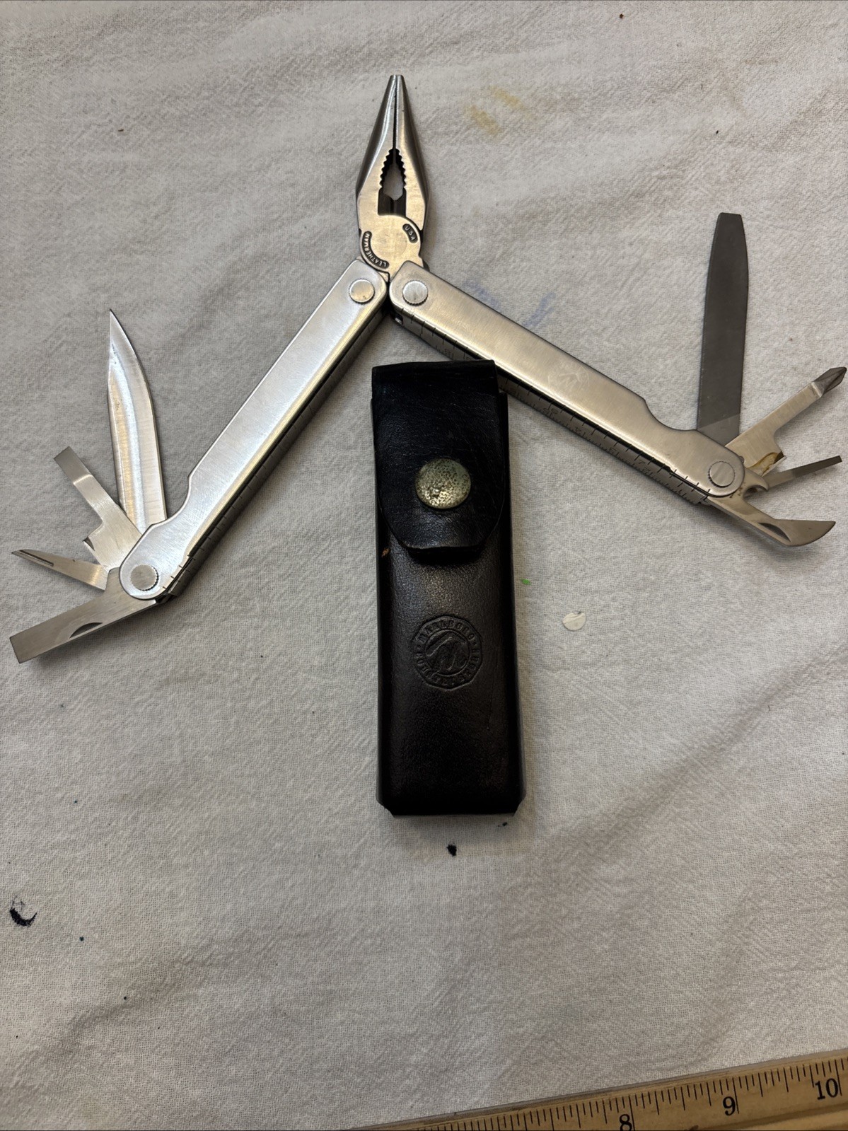 Vintage Leatherman Marlboro Multi-Tool TM 1325473 w/ Sheath Leather Case Mint