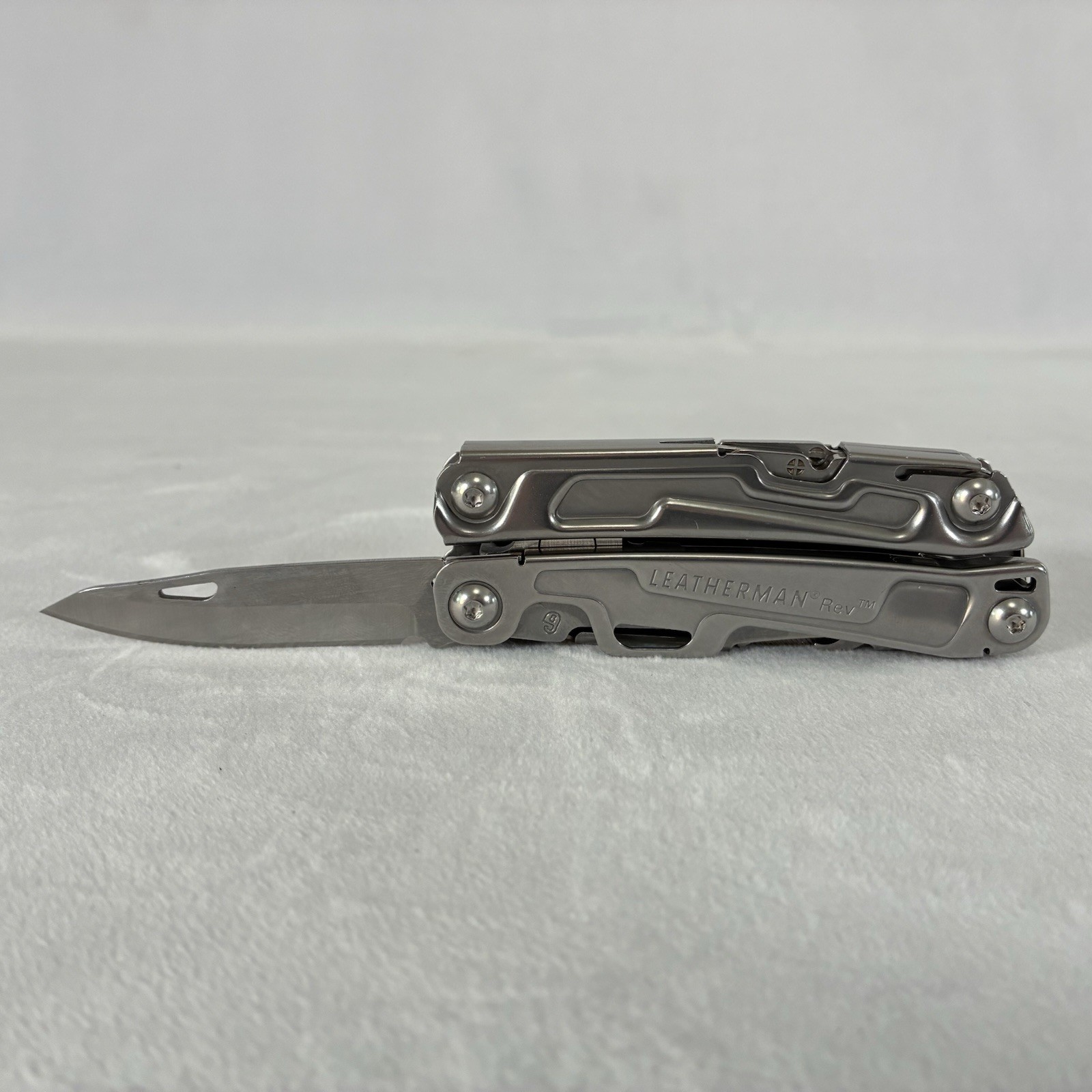 Leatherman Rev Stainless Steel 14-Tool Multi-Tool Pocket Knife w/ Pocket Clip