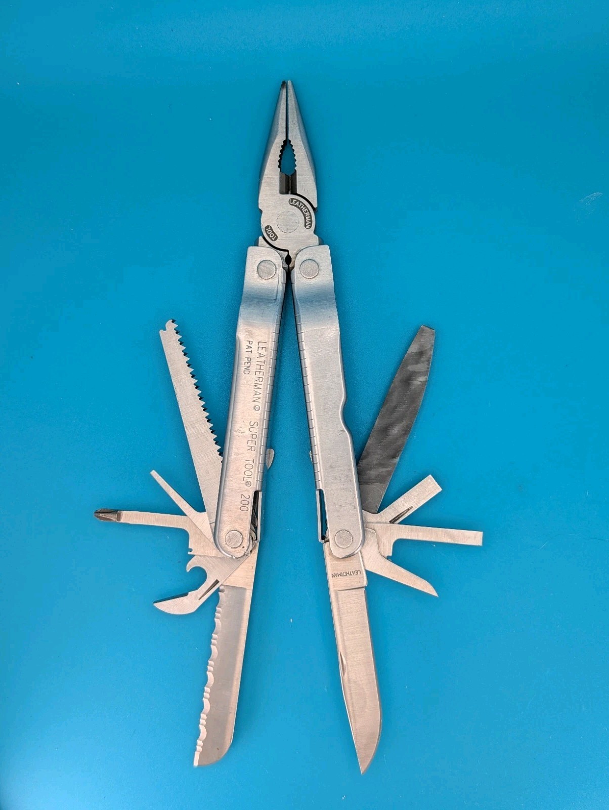 Vintage LEATHERMAN Super TOOL 200 Multi Tool! 04/03 Date Stamp!