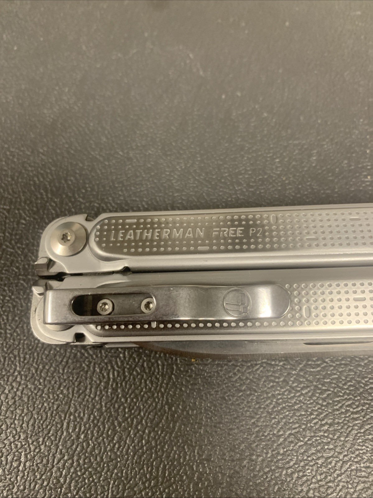 Leatherman Free P2 Multi Tool W/ Gray Sheath Excellent Condition Clean Pristine