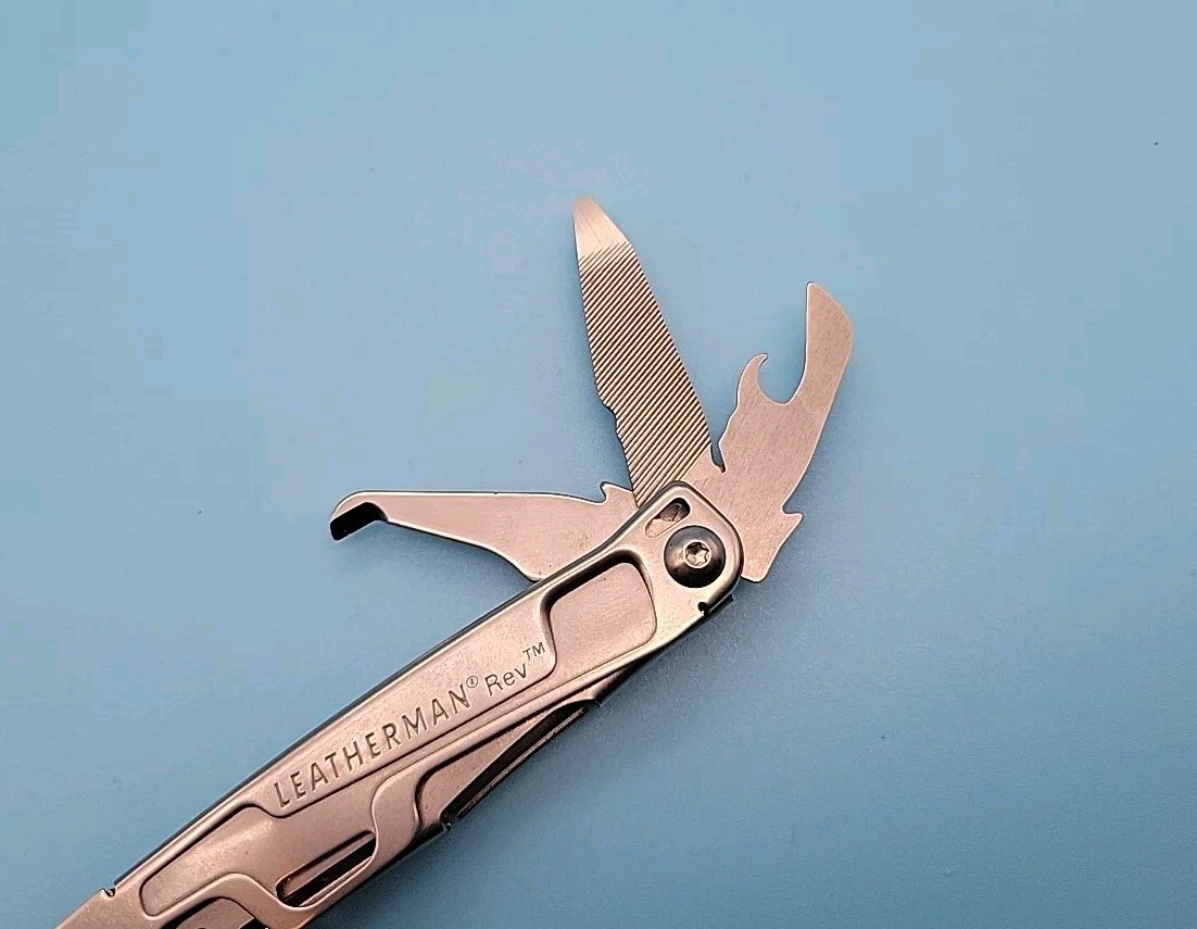 Leatherman Rev Multi-Tool – Pliers, Knife, Screwdrivers, Can Opener, File