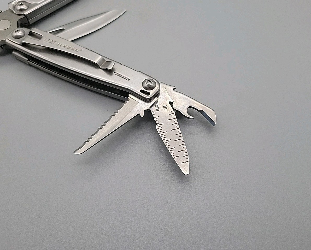 Leatherman Bolster Multi Tool – Pliers, Knife, File, Screwdrivers, Can Opener