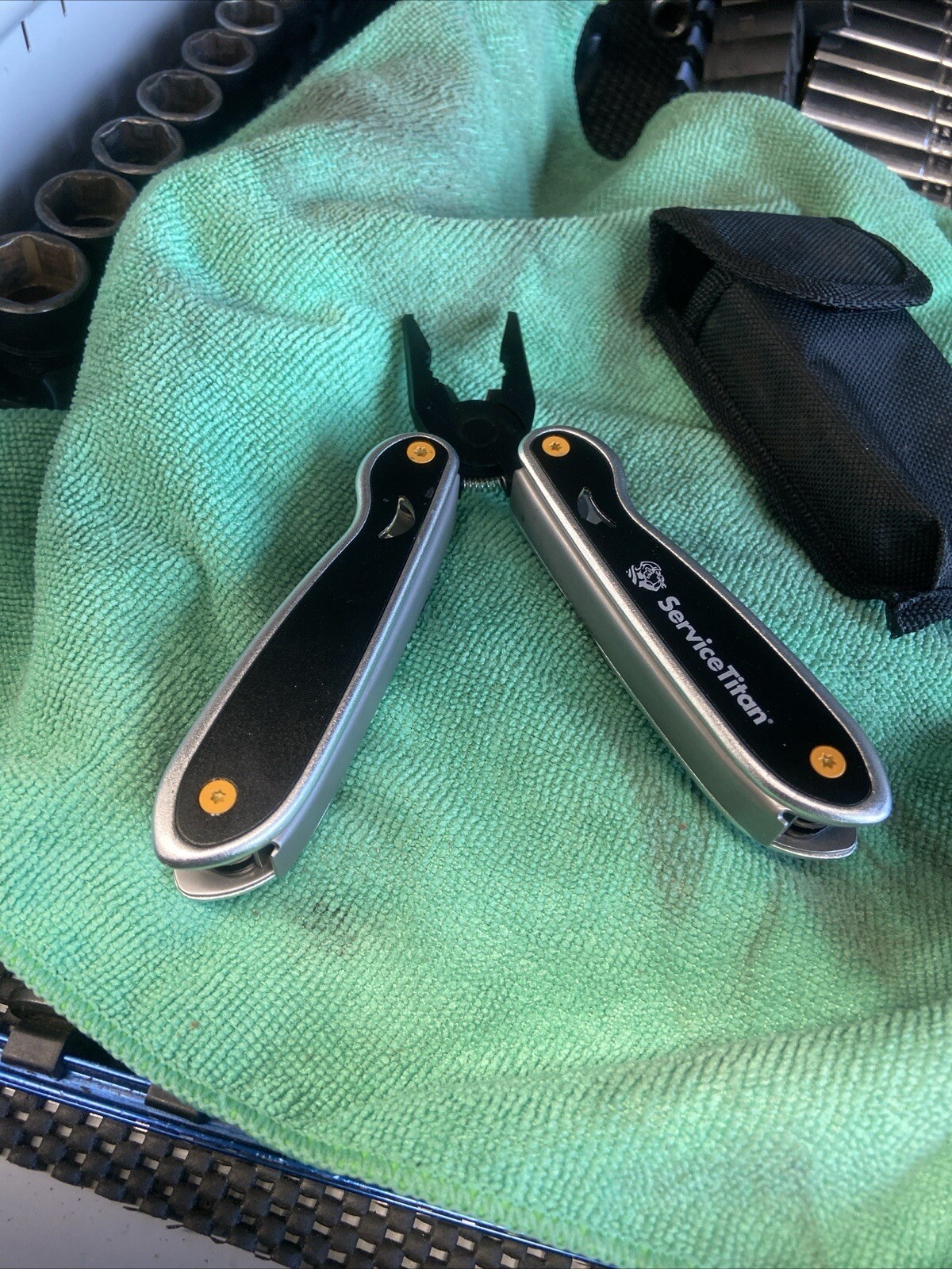Stainless Steel And Black Oxide Multi-Tools Service Titan