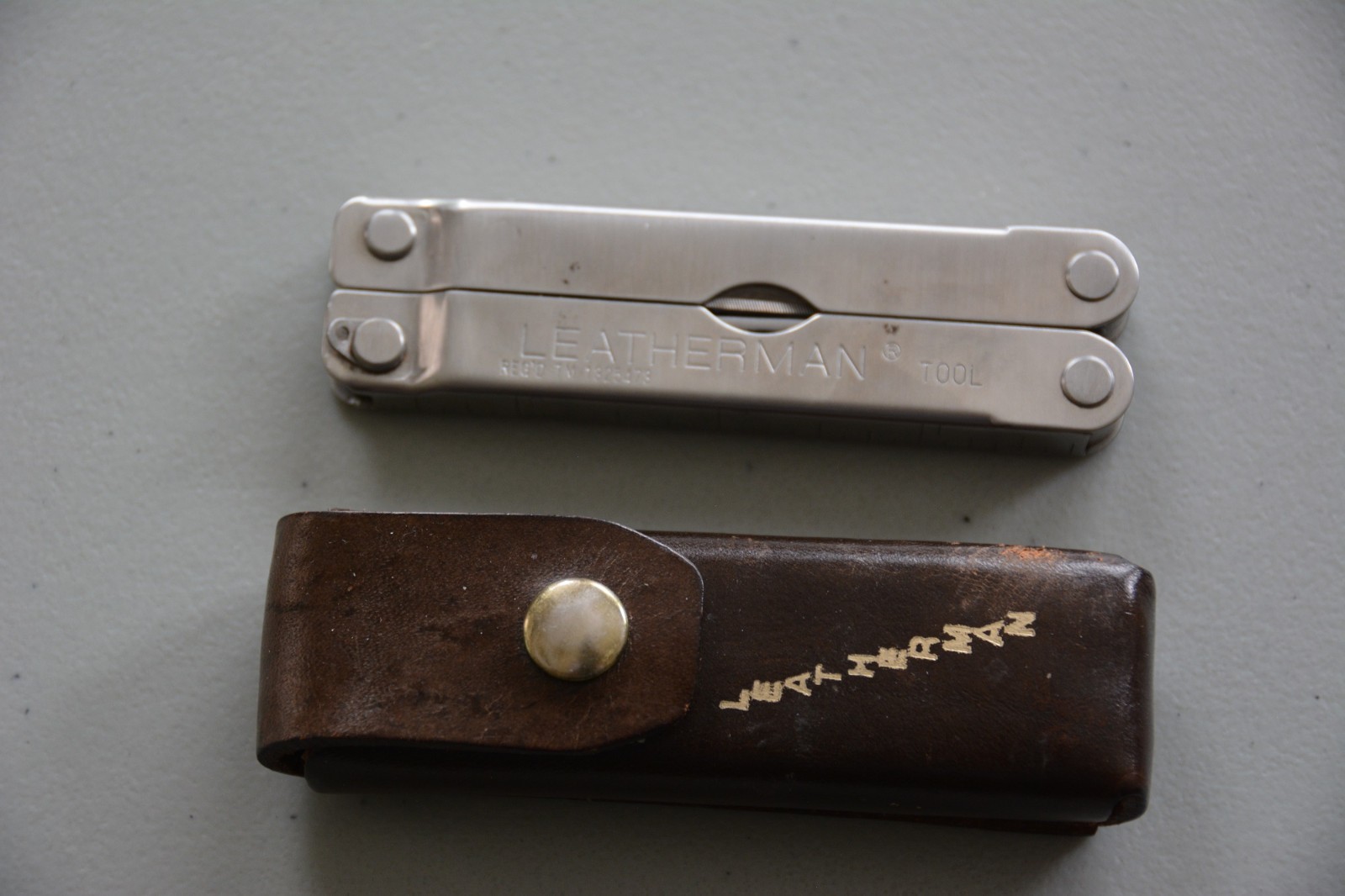 Vintage Leatherman Pocket Survival Tool PST Multi-Tool with Leather Sheath