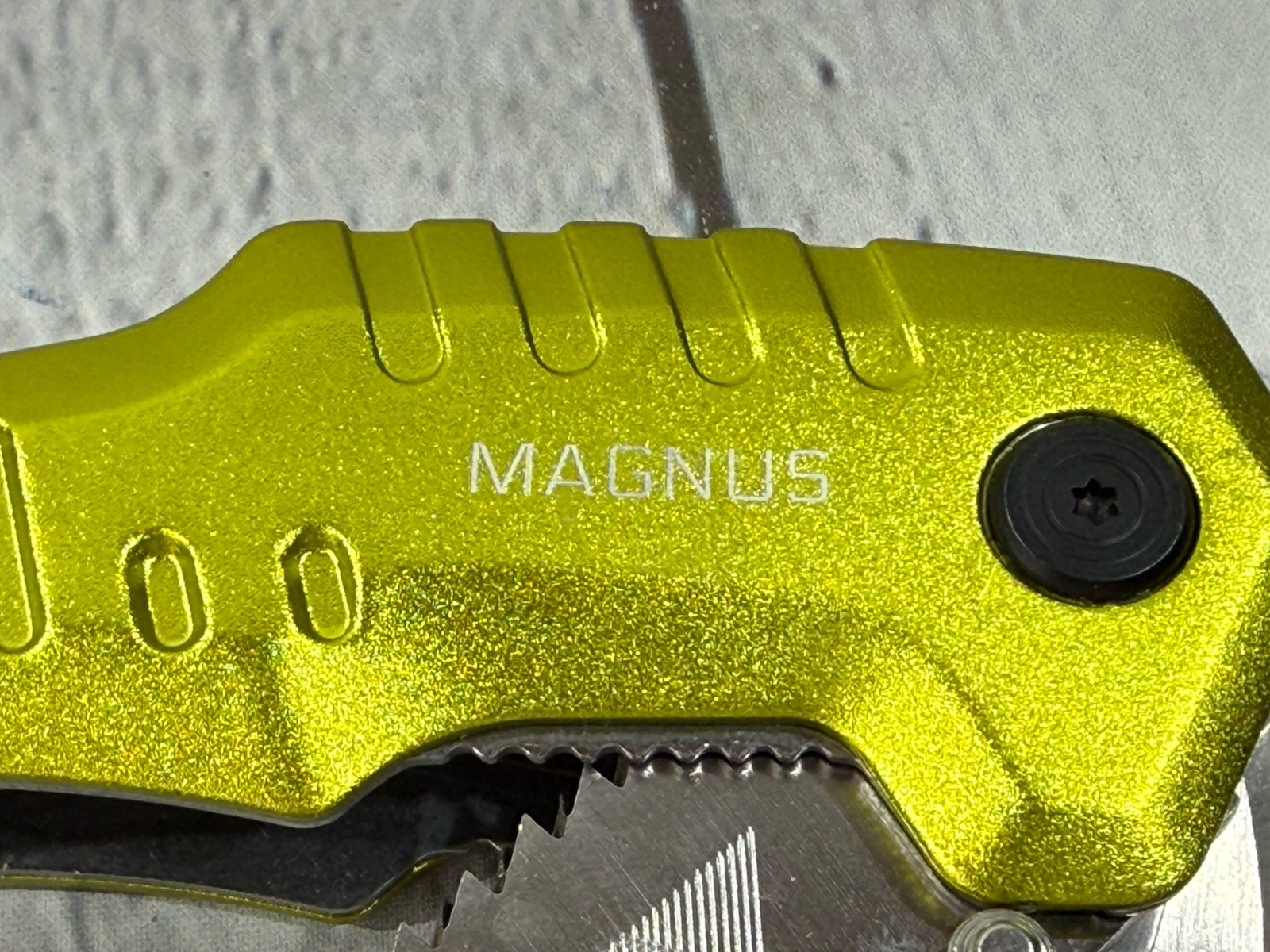 Kilimanjaro Magnus Multi Tool w/ OEM Black Pouch Neon Green VGC!