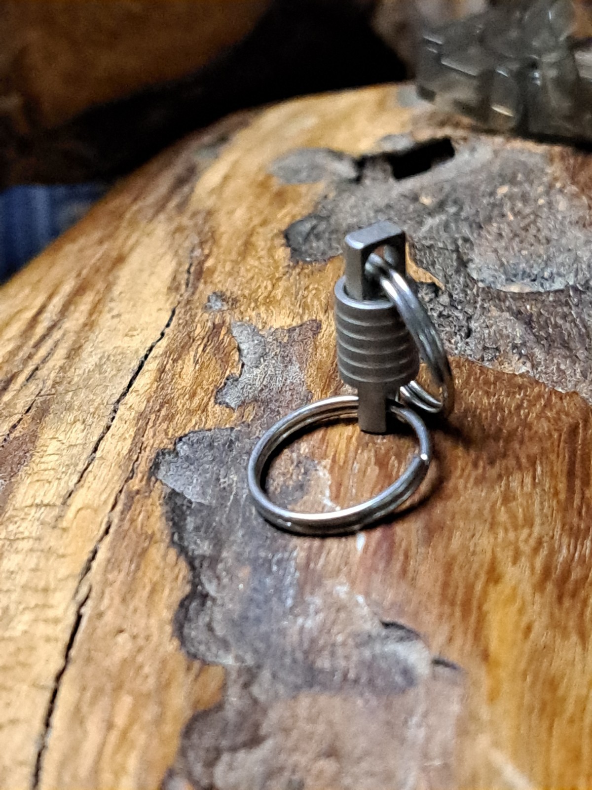Pro Mini Series Titanium Swivel With 15mm Titanium Keyrings
