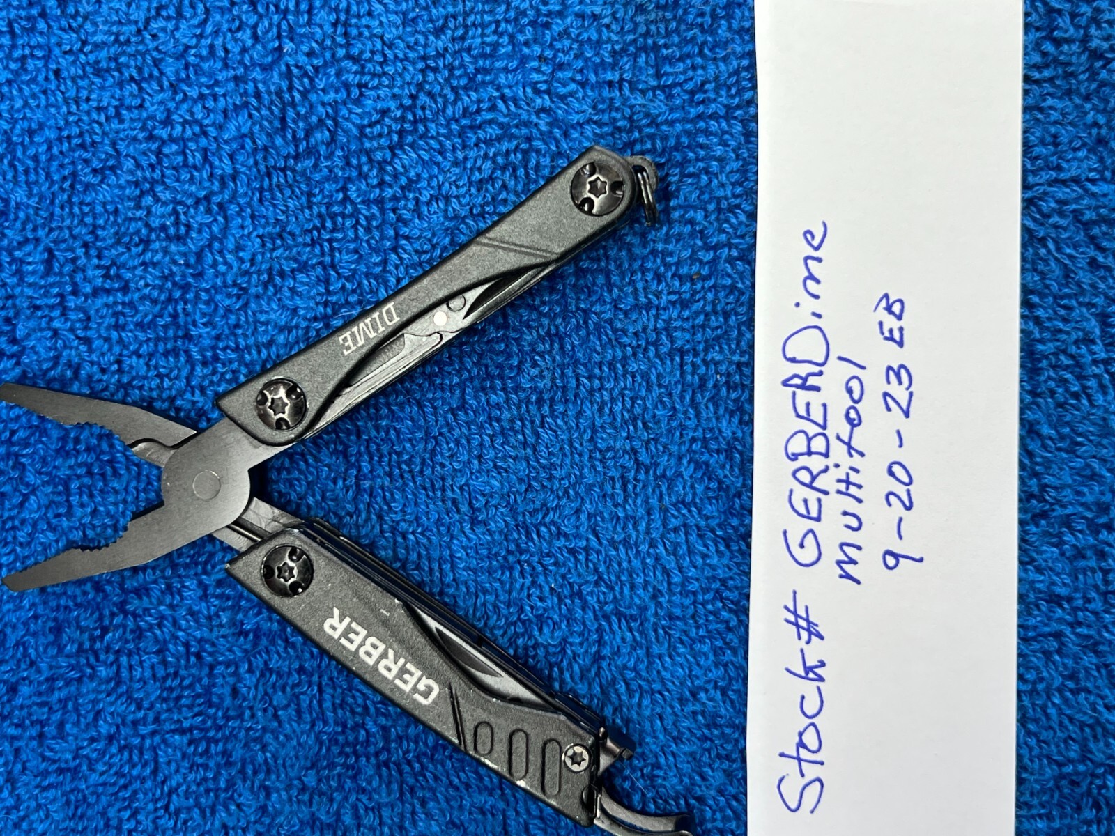 GERBER MICRO MULTI TOOL DIME BLACK COMPACT & LIGHTWEIGHT GENTLY USED 30-G0469