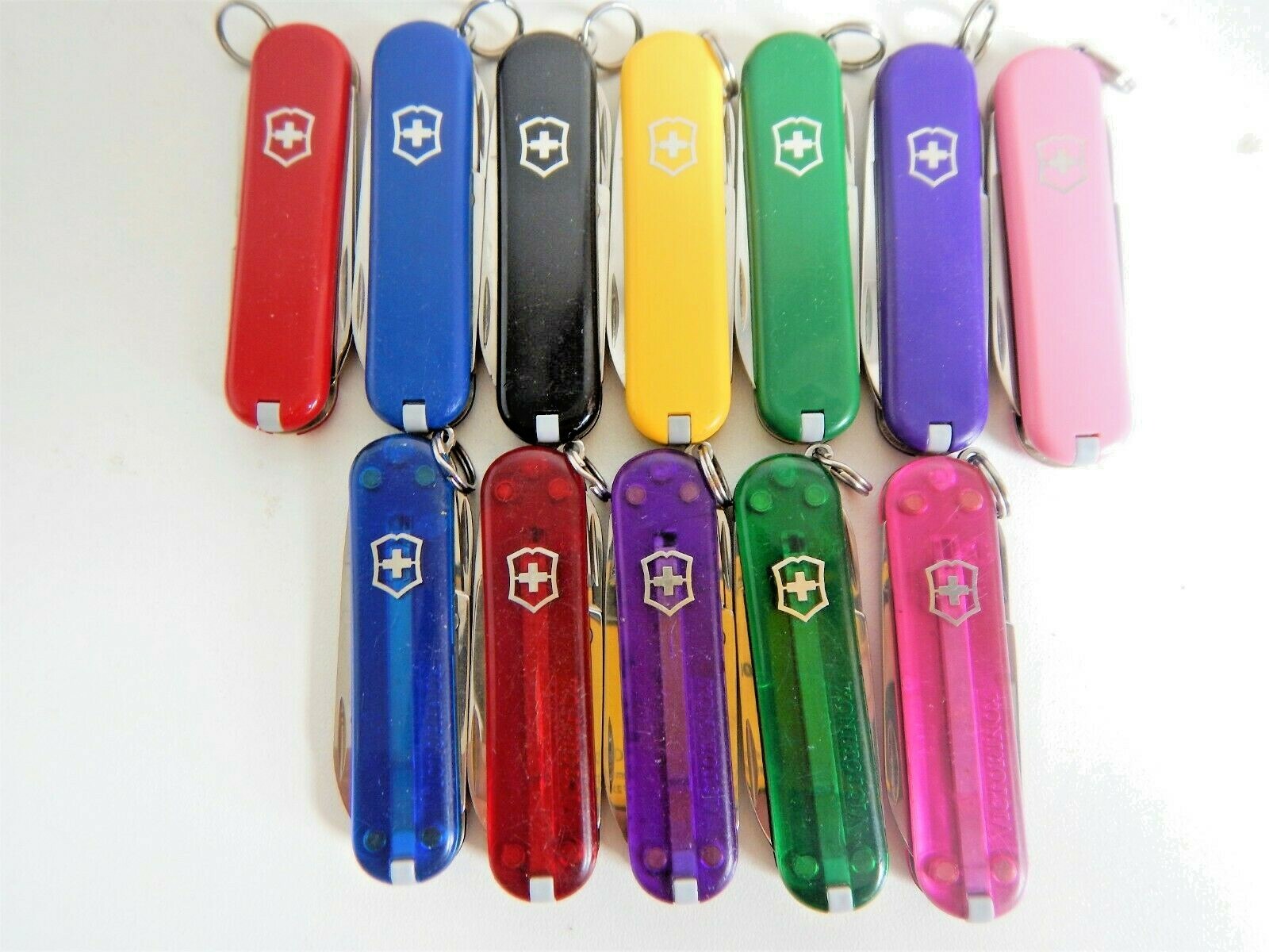 SWISS ARMY POCKET KNIFE VICTORINOX CLASSIC SD MINI MINIATURE SMALL TINY KEYCHAIN