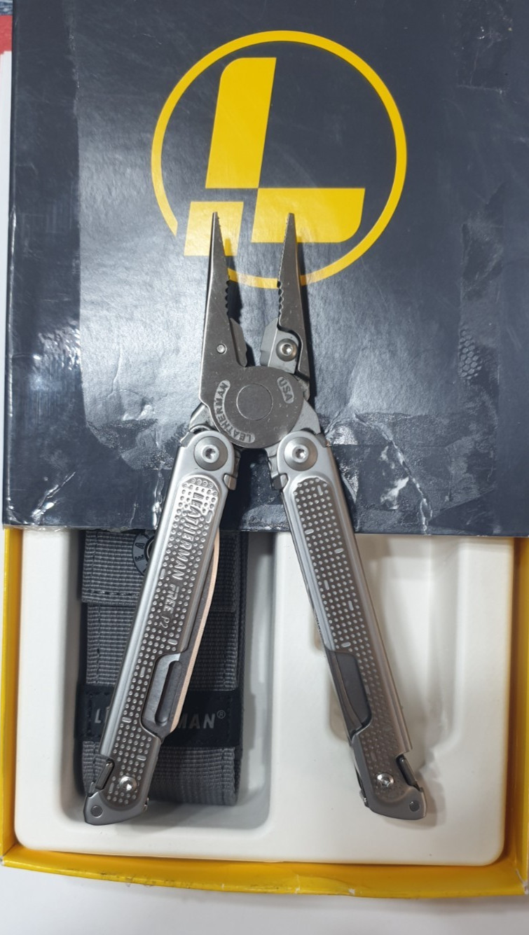 🔥🔥🔥 Leatherman Free P2 One Hand Opening Multi Tool Retired Rare New in Box