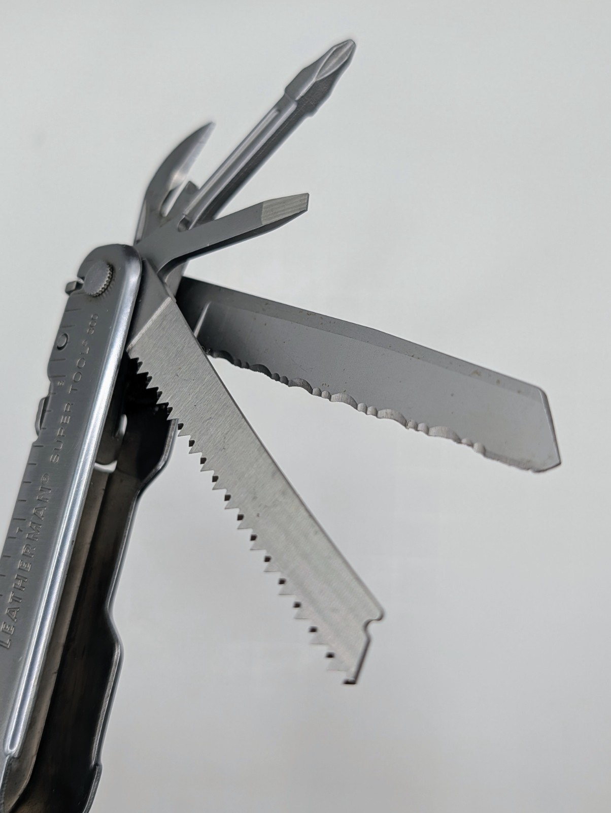 Leatherman Super Tool 300 Stainless 19-In-1 Multi-Tool w/Sheath