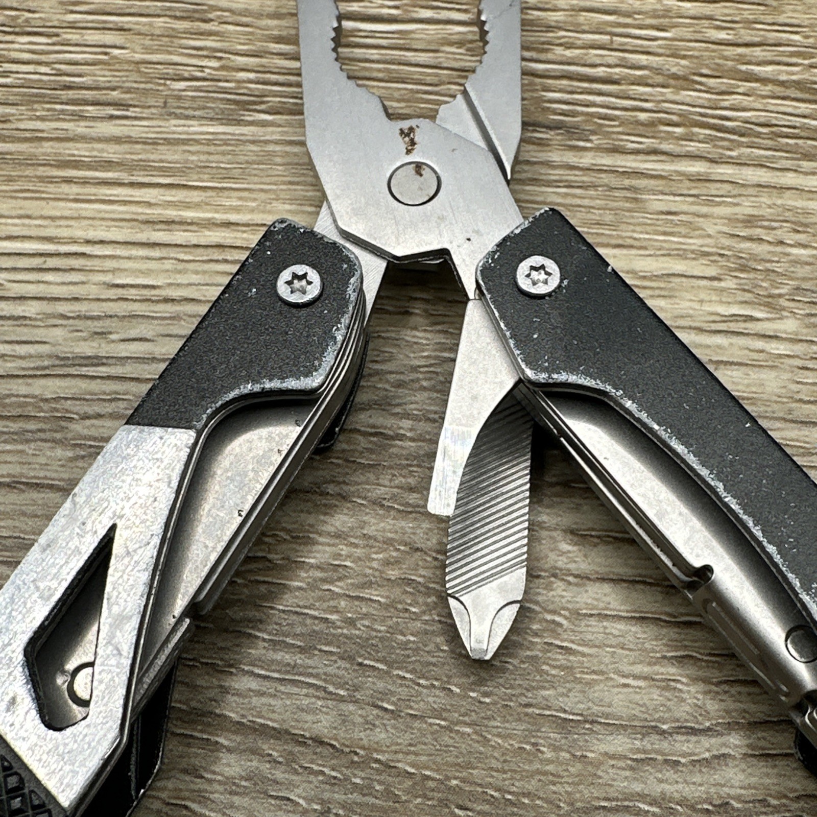Gerber Vise Multi Tool Multitool Knife Pliers Folding EDC Tool