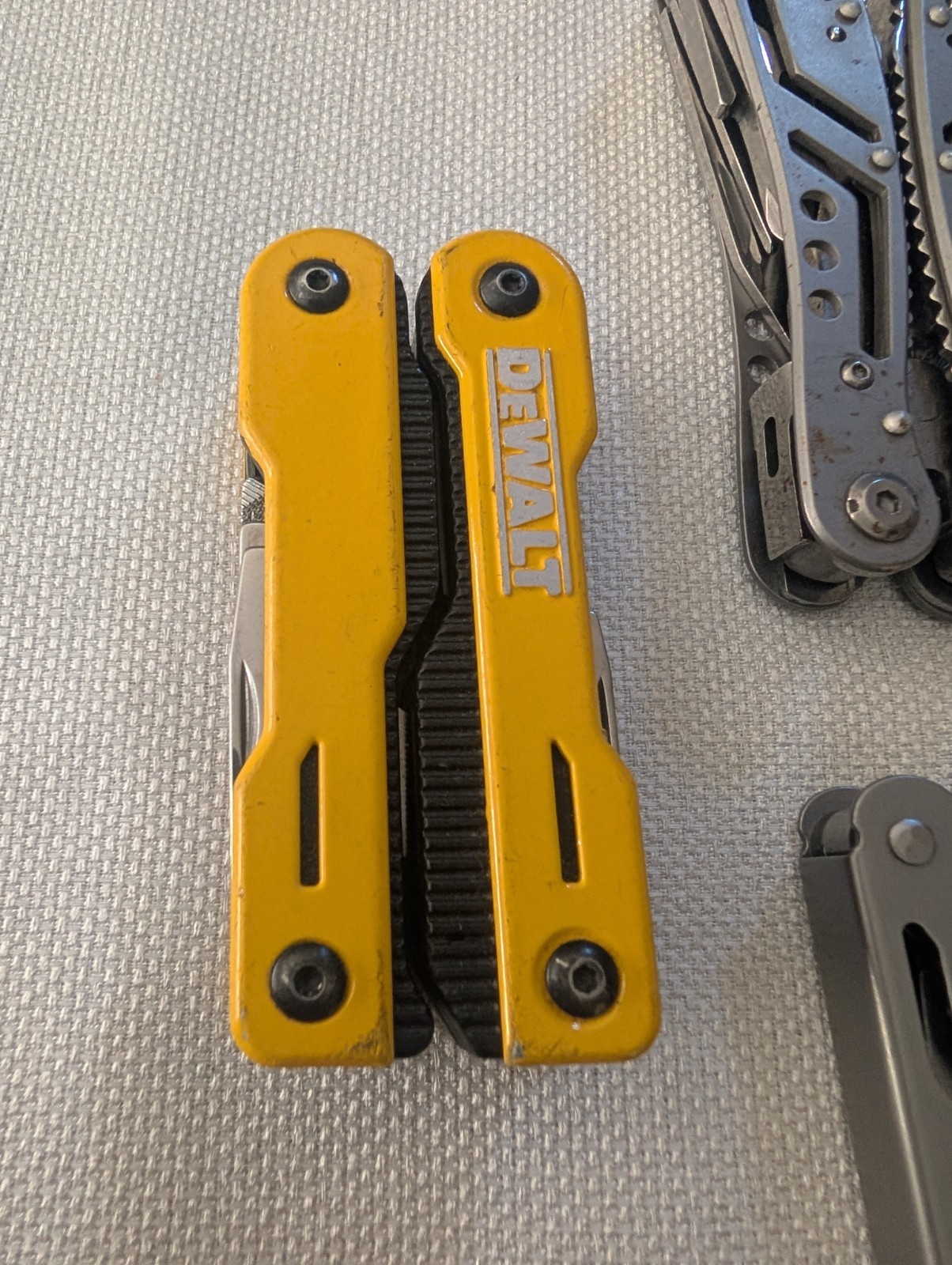 Multi-Tool Lot