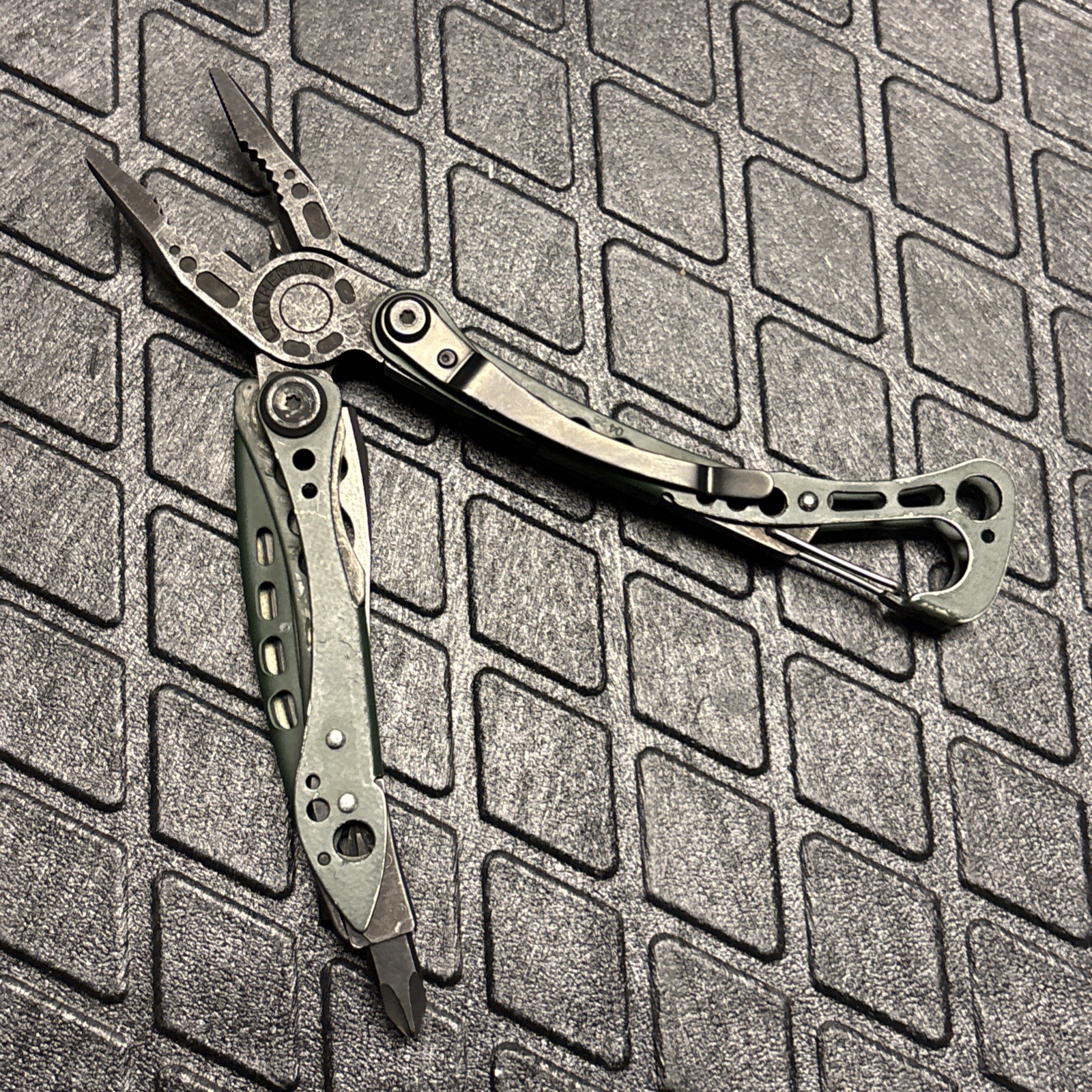 Leatherman Skeletool CX Multitool, Green!