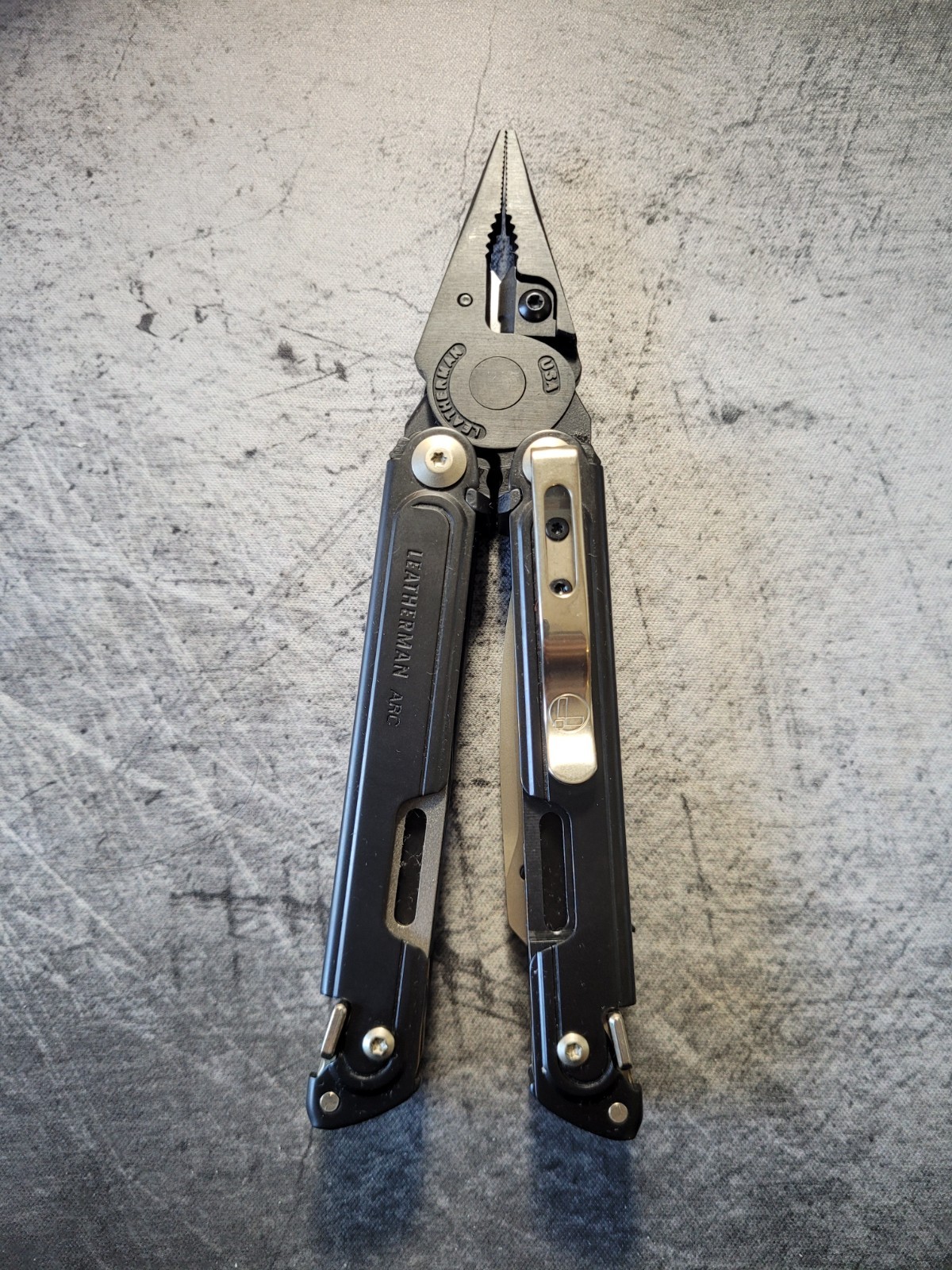 NEW Leatherman Arc Obsidian Multitool Limited Edition With Leather Sheath