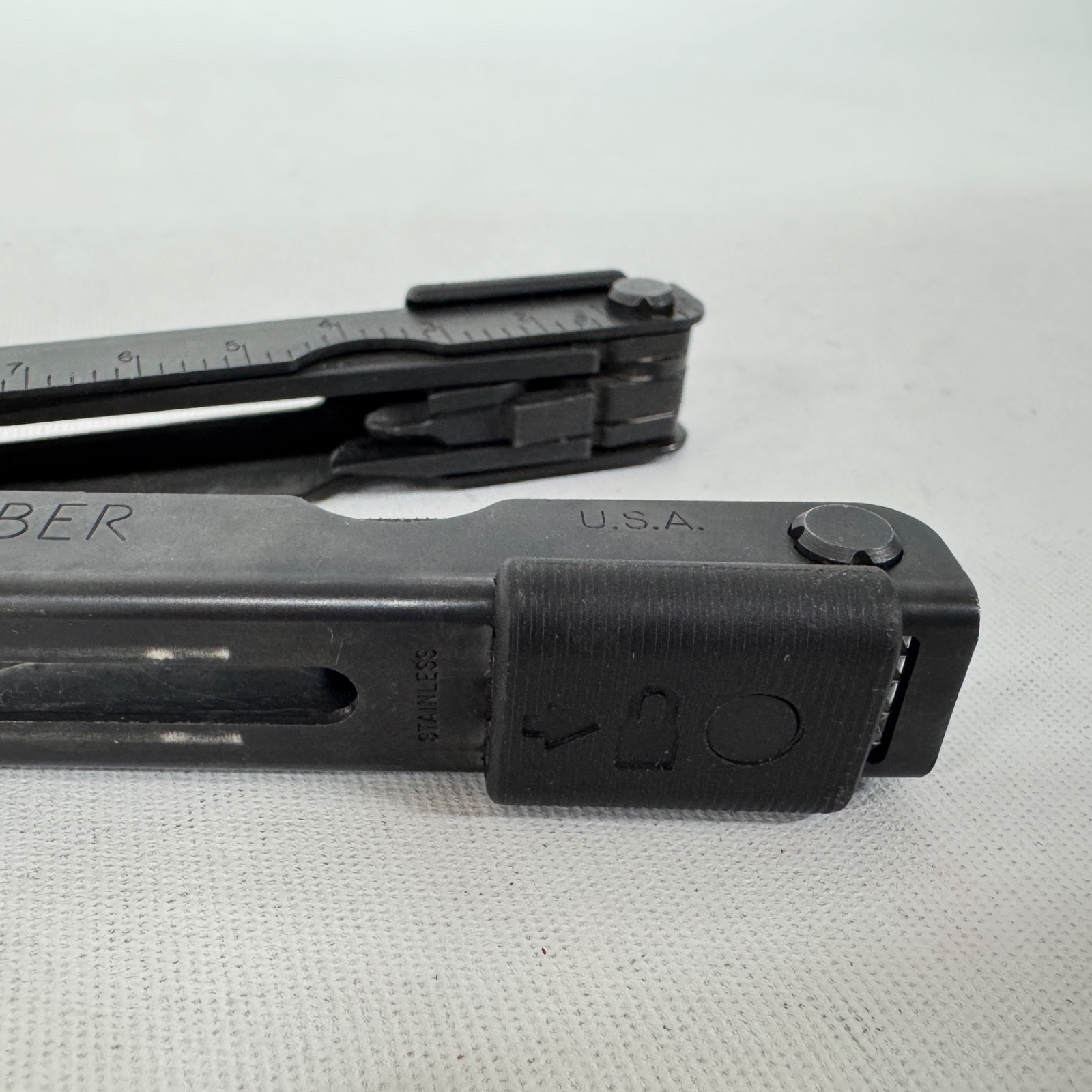 Gerber MP600 Multi-Tool Multi-Plier Carbide Cutters Needle Nose Black w/ Sheath