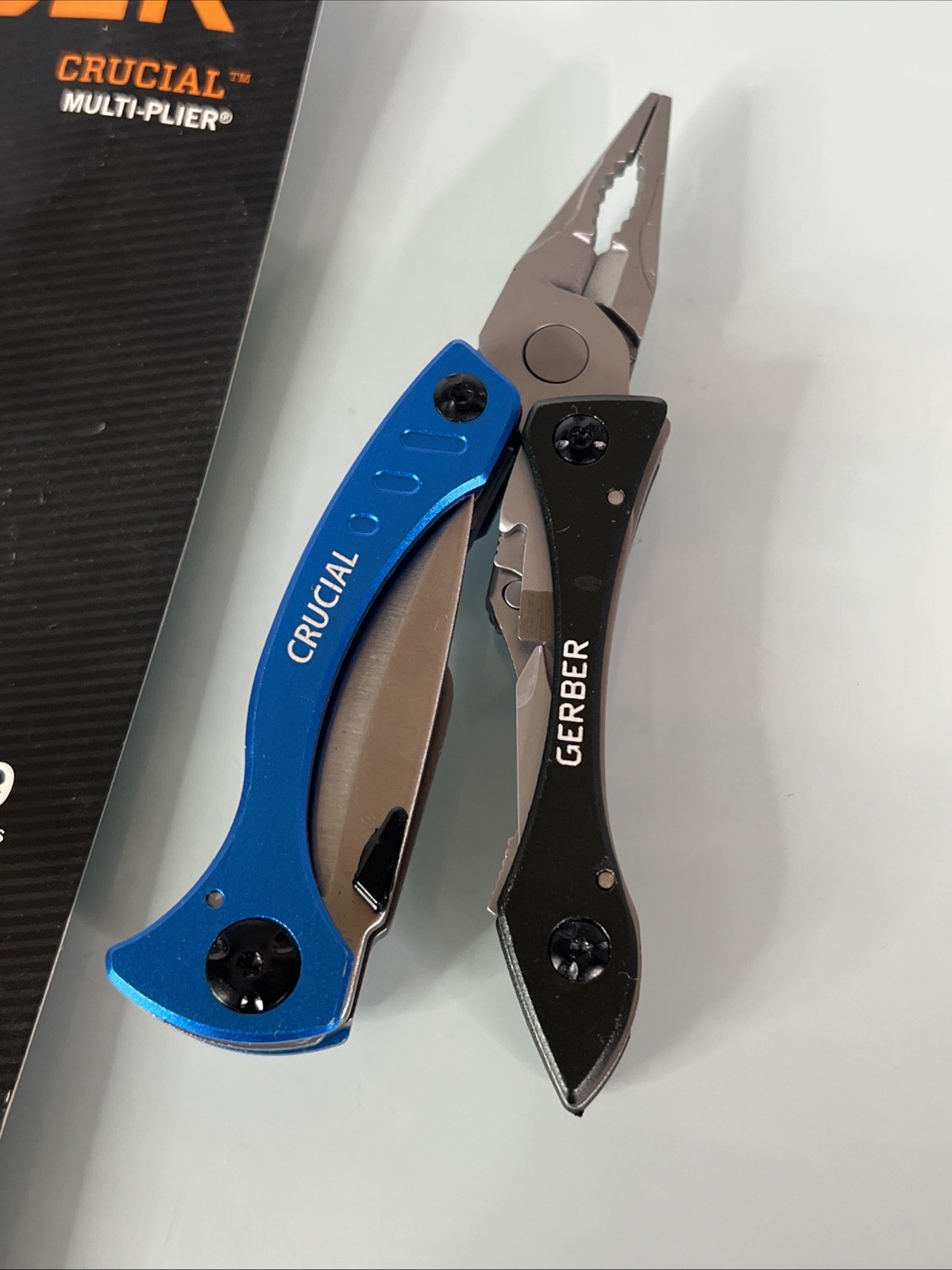 Gerber Crucial Blue Multi Tool Multi Plier Carabiner Clip Knife – Great U49