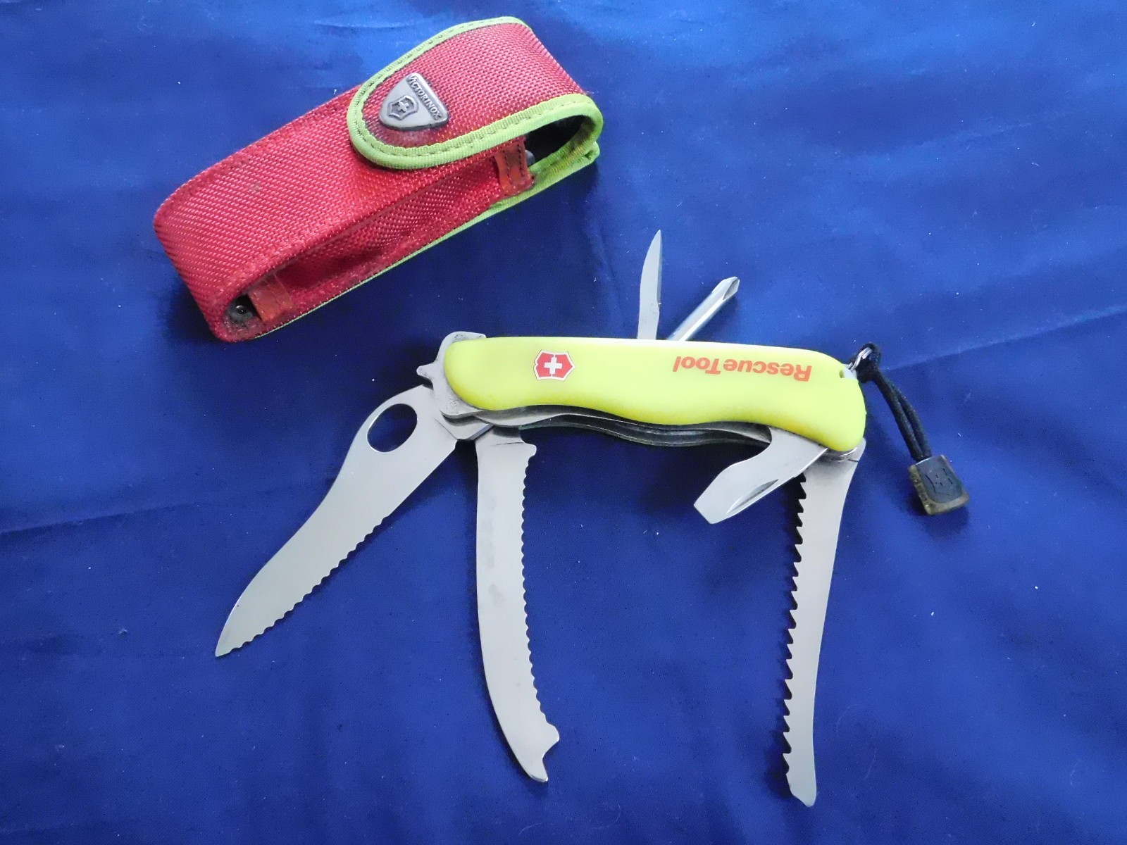 Victorinox Swiss Rescue Tool and Pouch Firefighter EMT Paramedic