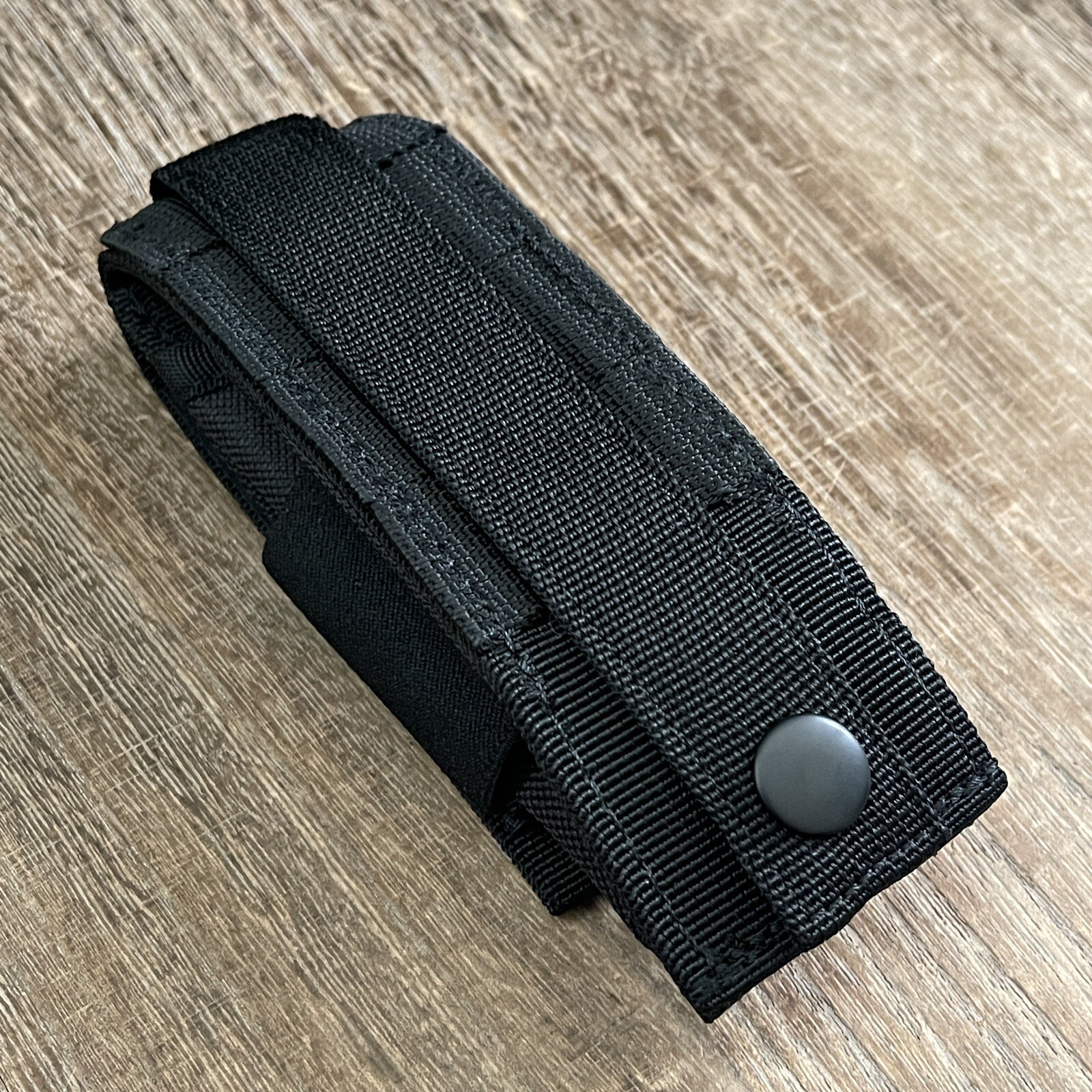 Leatherman MUT Black multi tool, black molle sheath. New without retail box