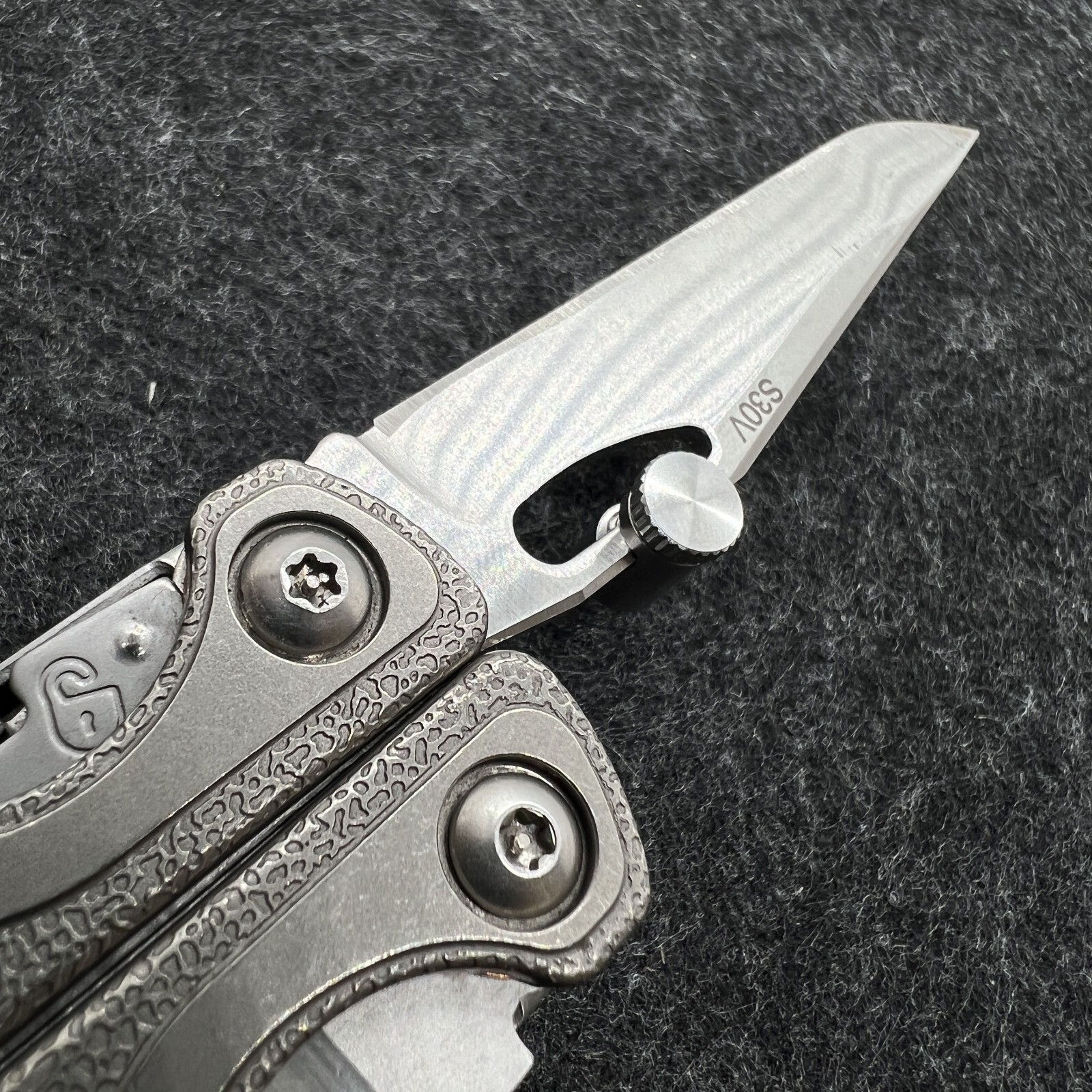 Aluminum Alloy Cylindrical Thumb Grip Easy open For Leatherman TTI Skeletool