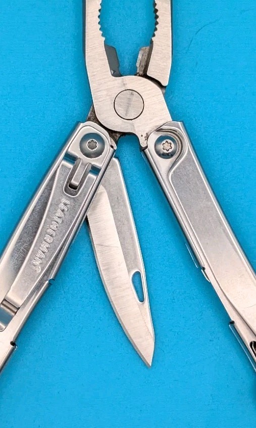 Leatherman Rev 3.8″ Multi-Tool, Stainless!