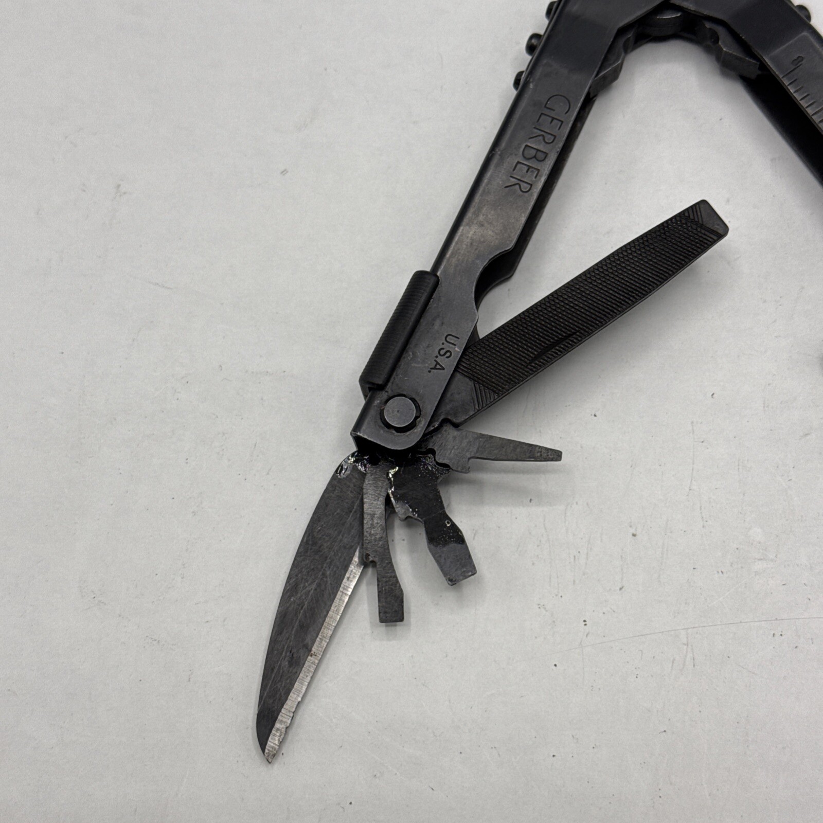 Gerber MP 600, Carbide Cutters, Needlenose – Black