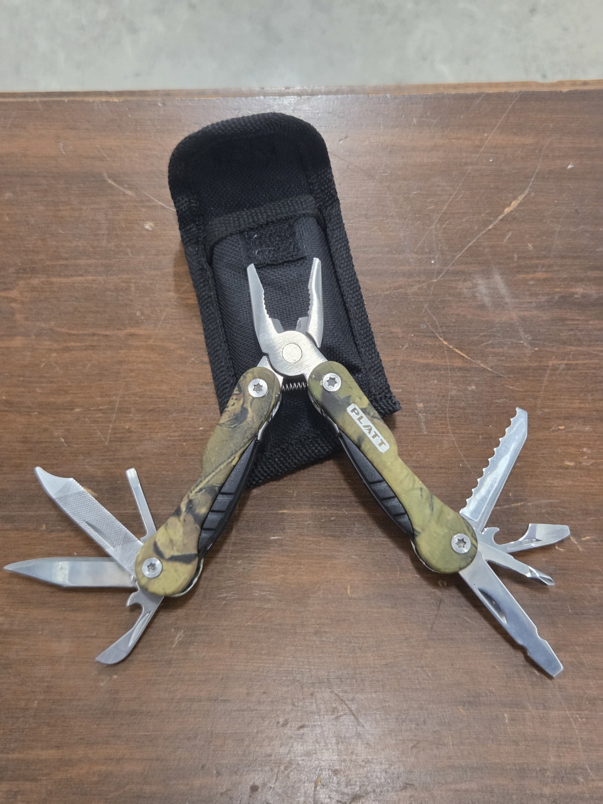 PLATT 3″ Camo Multi Tool Folding Pliers Knife Screwdrivers w/ Sheath LightlyUsed
