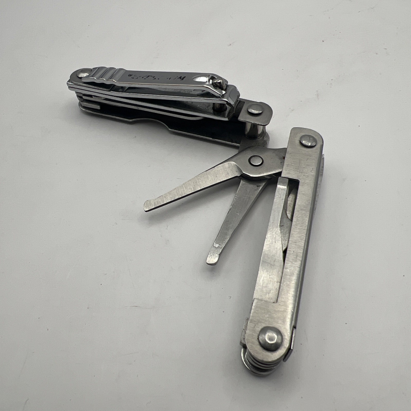 Winchester Stainless 8 Function Multi-Tool with Nail clipper