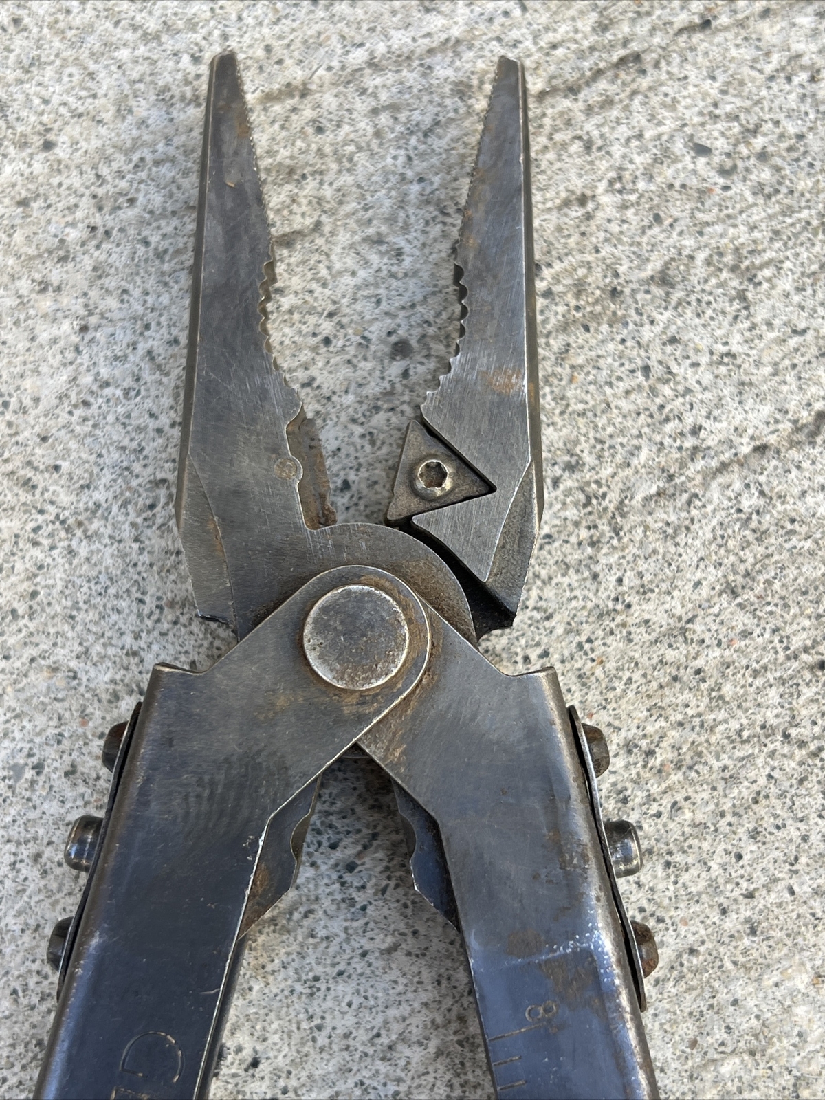 Gerber MP600 Multi-Tool Multi-Plier Black Oxide ( See Pictures )
