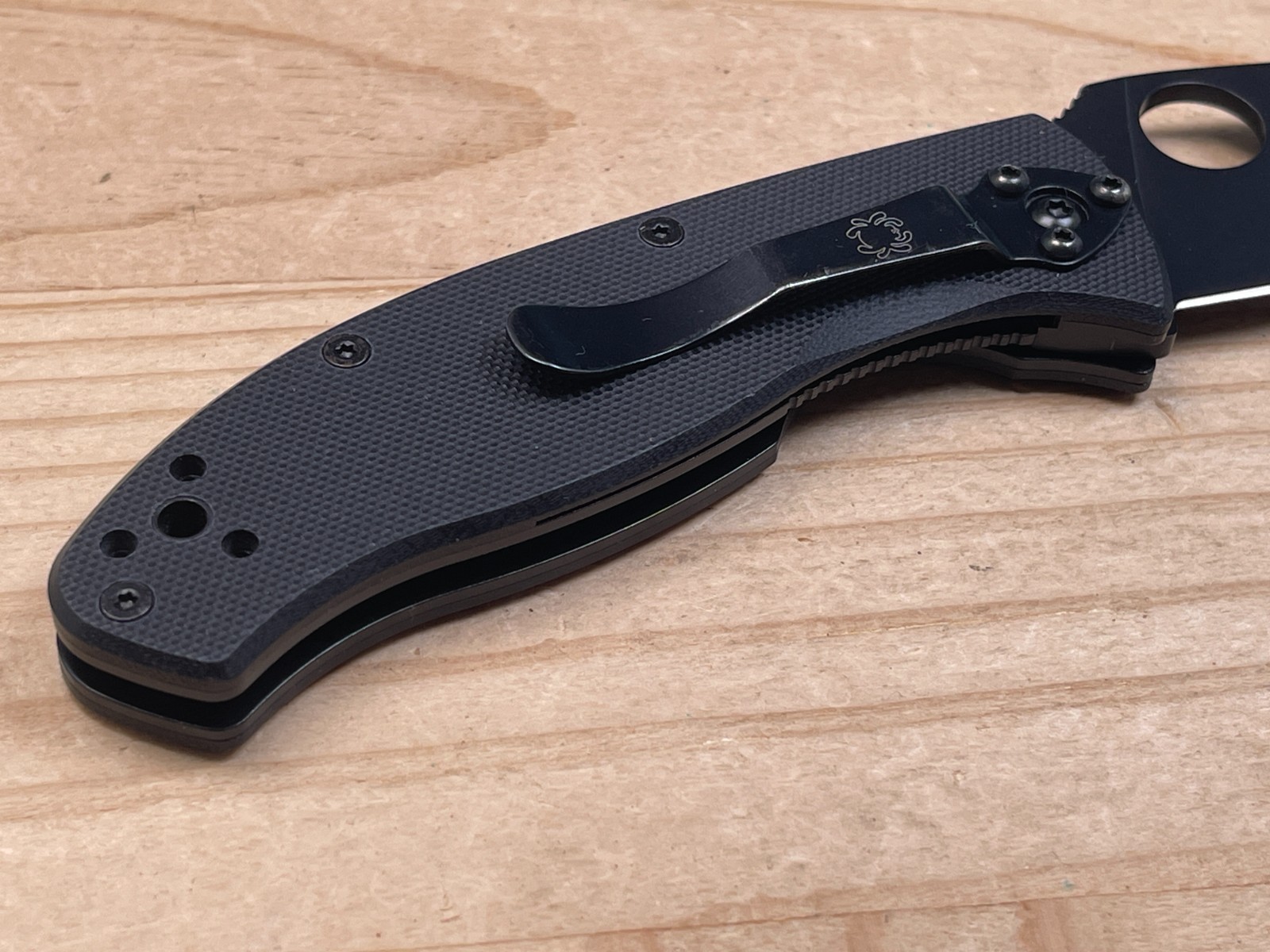 Spyderco Tenacious Black Plain Edge 8cr13Mov G10 Handle Folding Pocket Knife