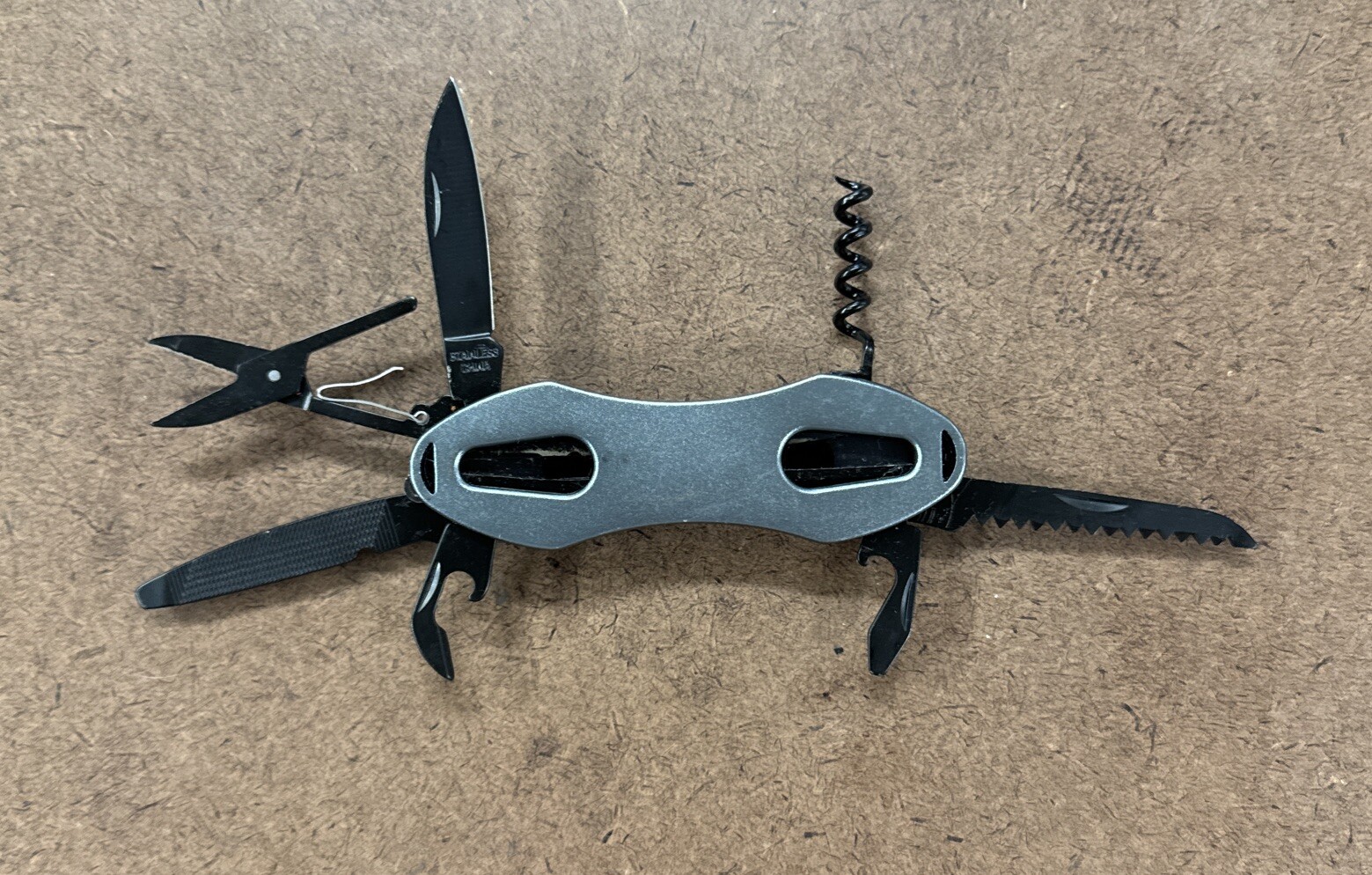 Under Armour 7 In 1 Multitool Knife
