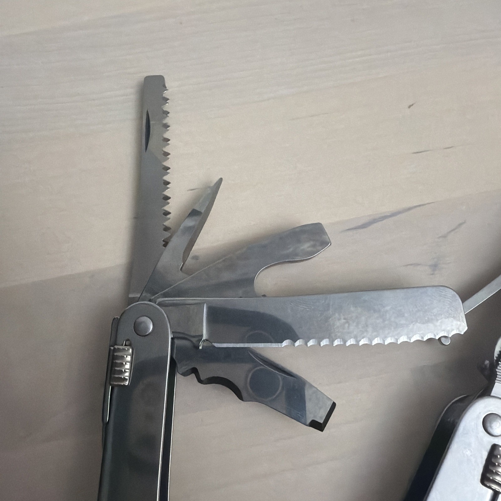 Multi Tool 24 Function Swiss Made with Locking Blade L Pouch Victorinox