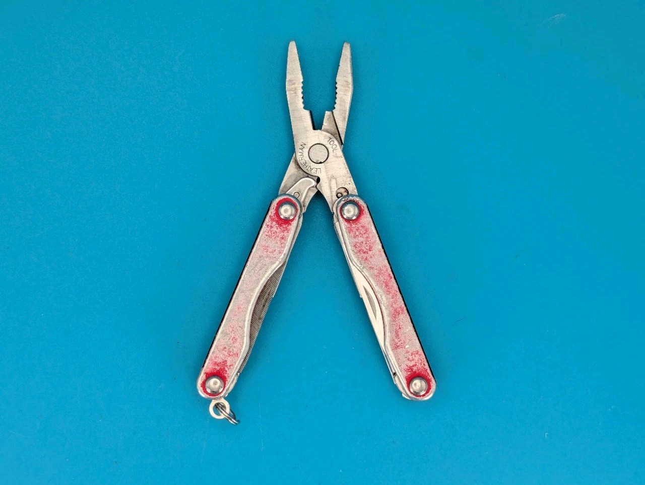 Leatherman Squirt P4 Multi-Tool, Key Ring, Retired, RED! USED/FAIR