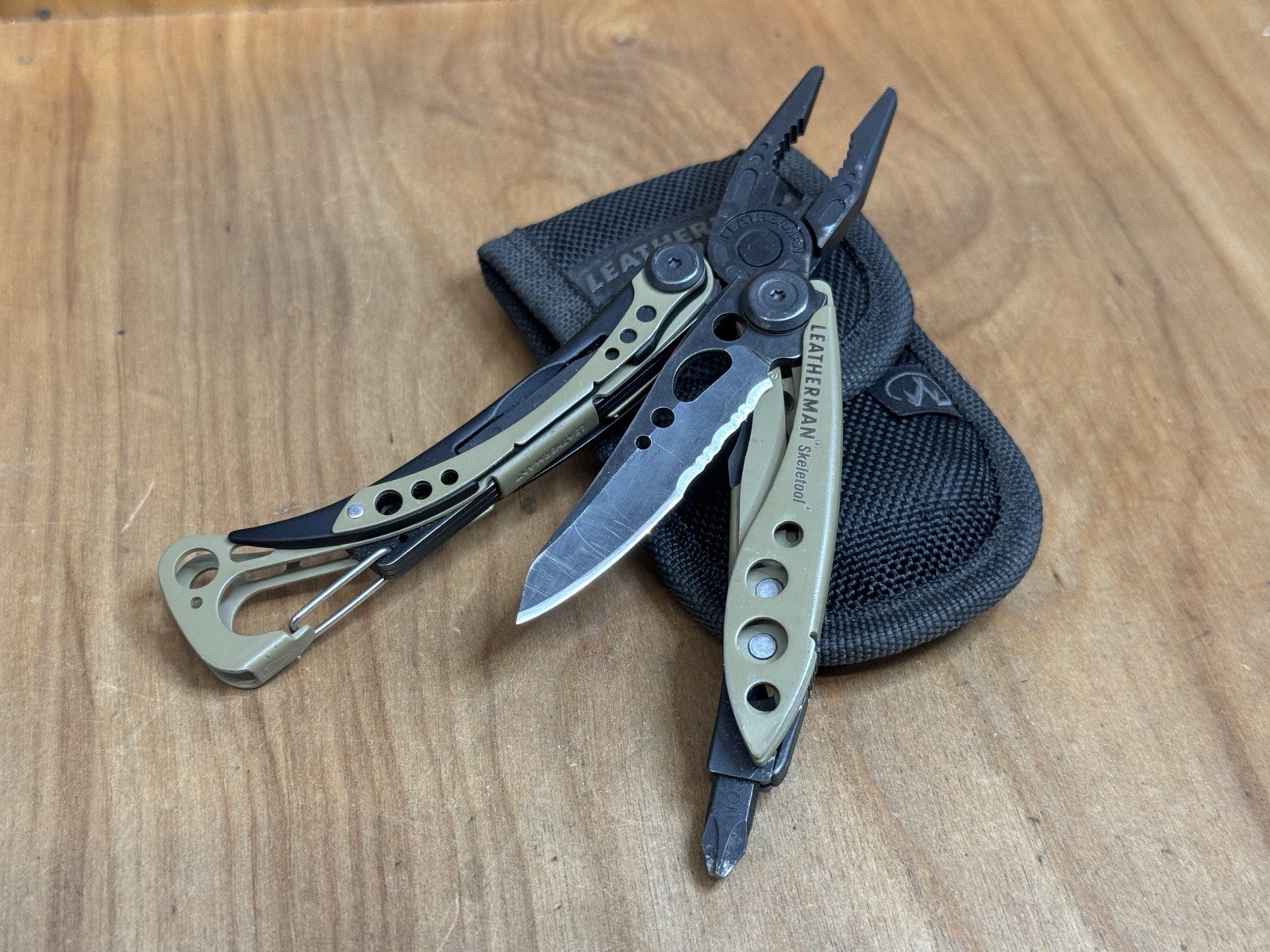 LEATHERMAN SKELETOOL Coyote/Black Multi Tool Combo Blade EXCELLENT!