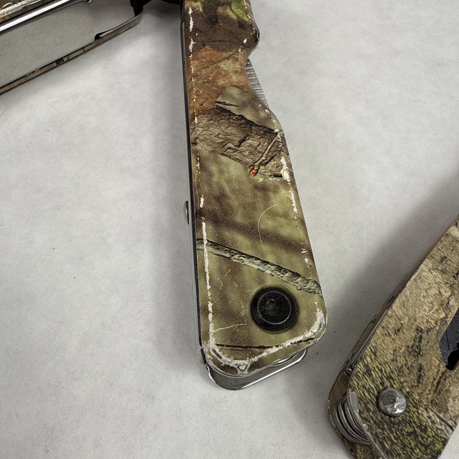 Camo Multi Tool Mossy Oak & Ozark Trail *See Photos Read