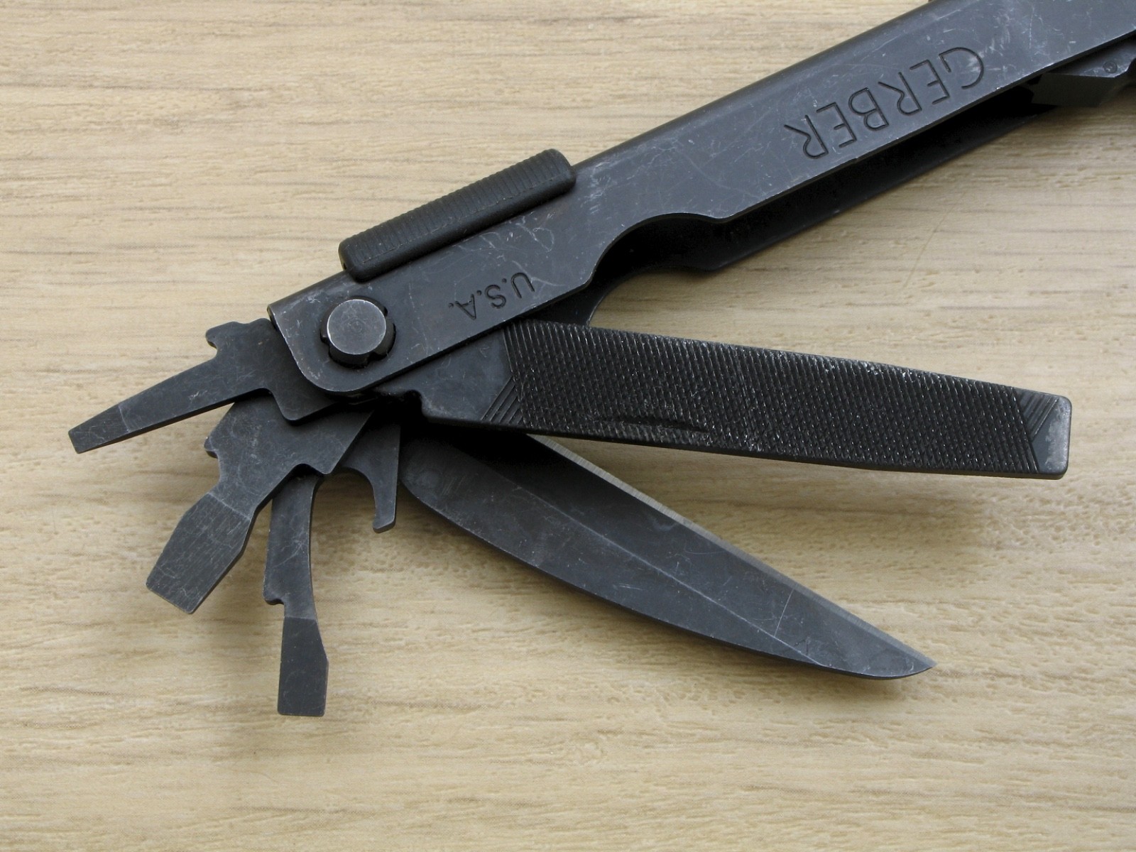 Gerber MP600 Multi-Tool Multi-Plier Needlenose Carbide Cutters, Black Oxide